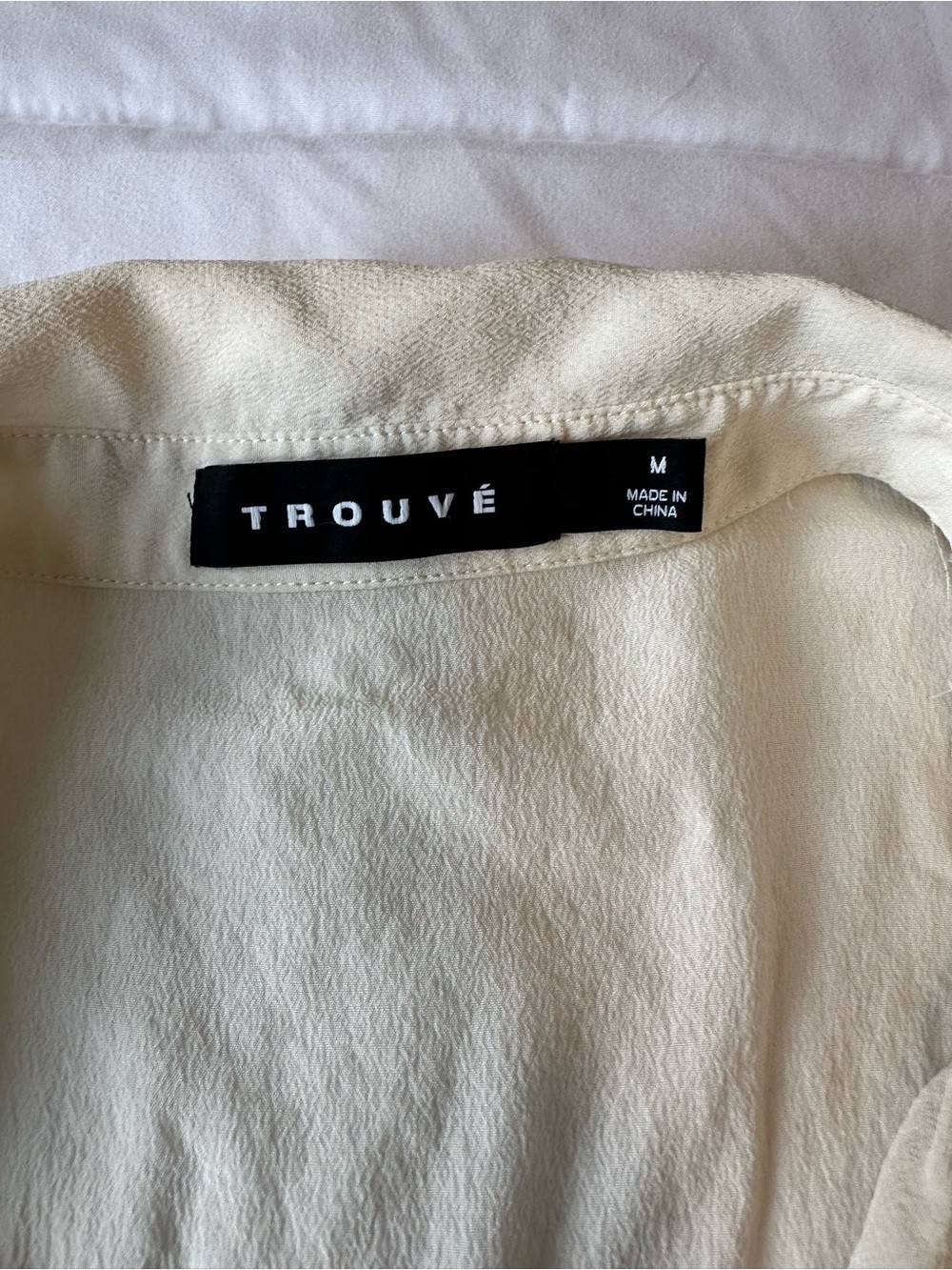 Trouvé Women’s Cream White 100% Silk Button Front Short Sleeve Blouse Top Size M