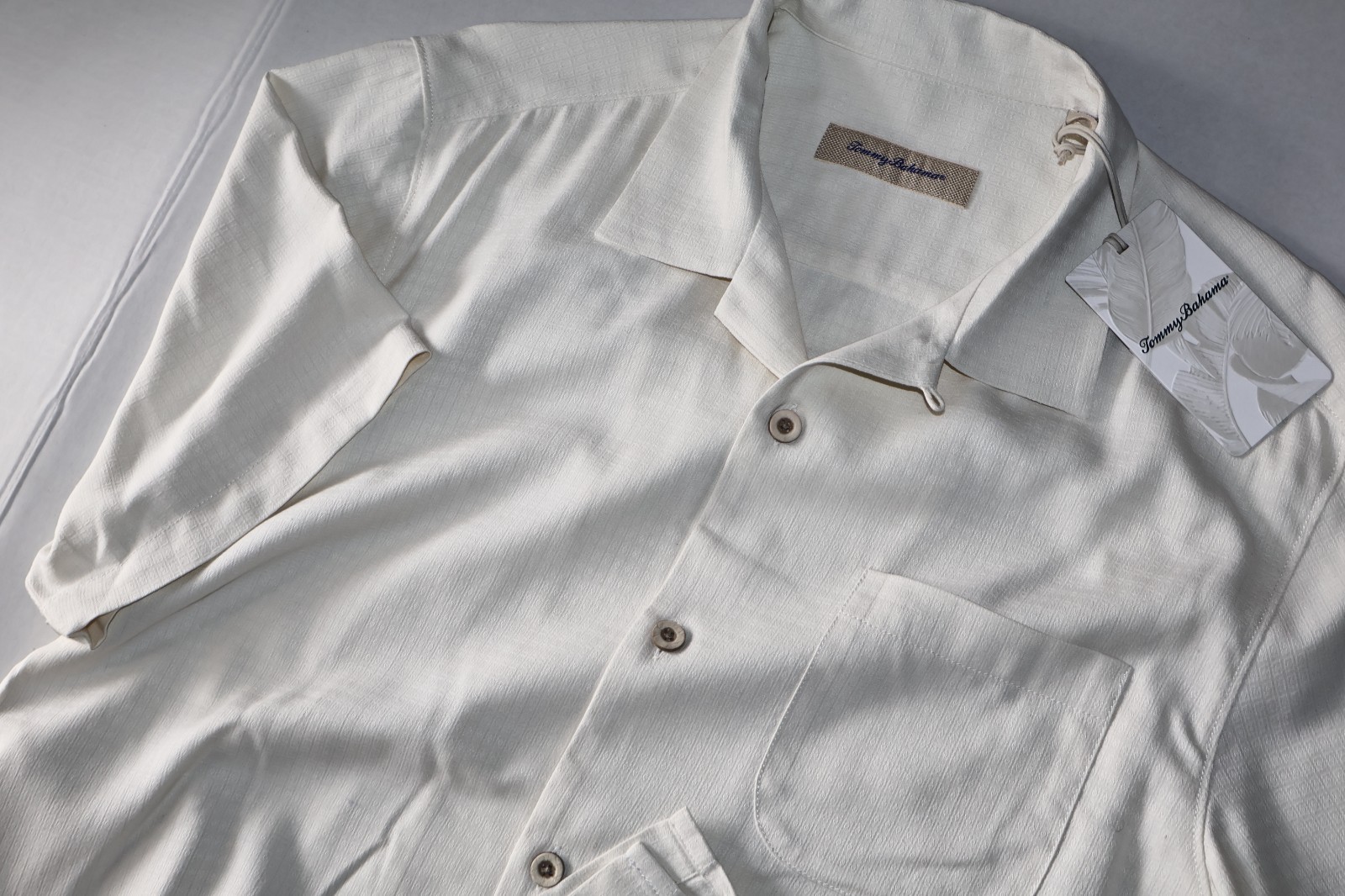 Tommy Bahama Camp Shirt Tropical Bliss Embossed White 100% Silk Extra Large XL