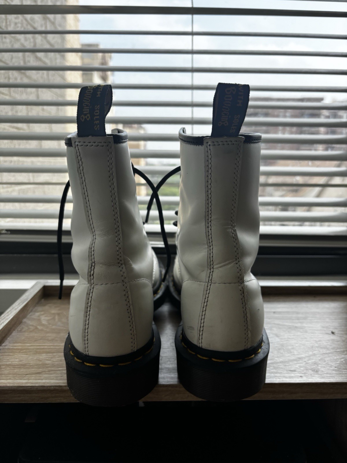 Dr. Martens 1460 White Leather Combat Ankle Boots Lace Up Womens US 8 EU 39