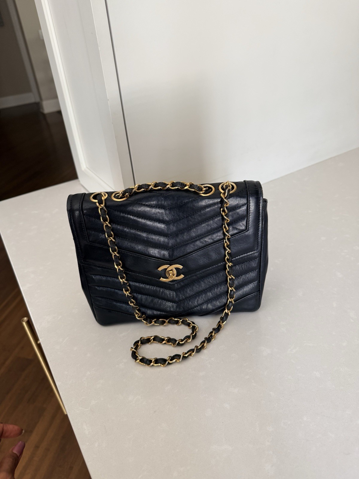 CHANEL Black Chevron Quilted Flap Shoulder Bag Chain Strap CC Turn Lock Gold