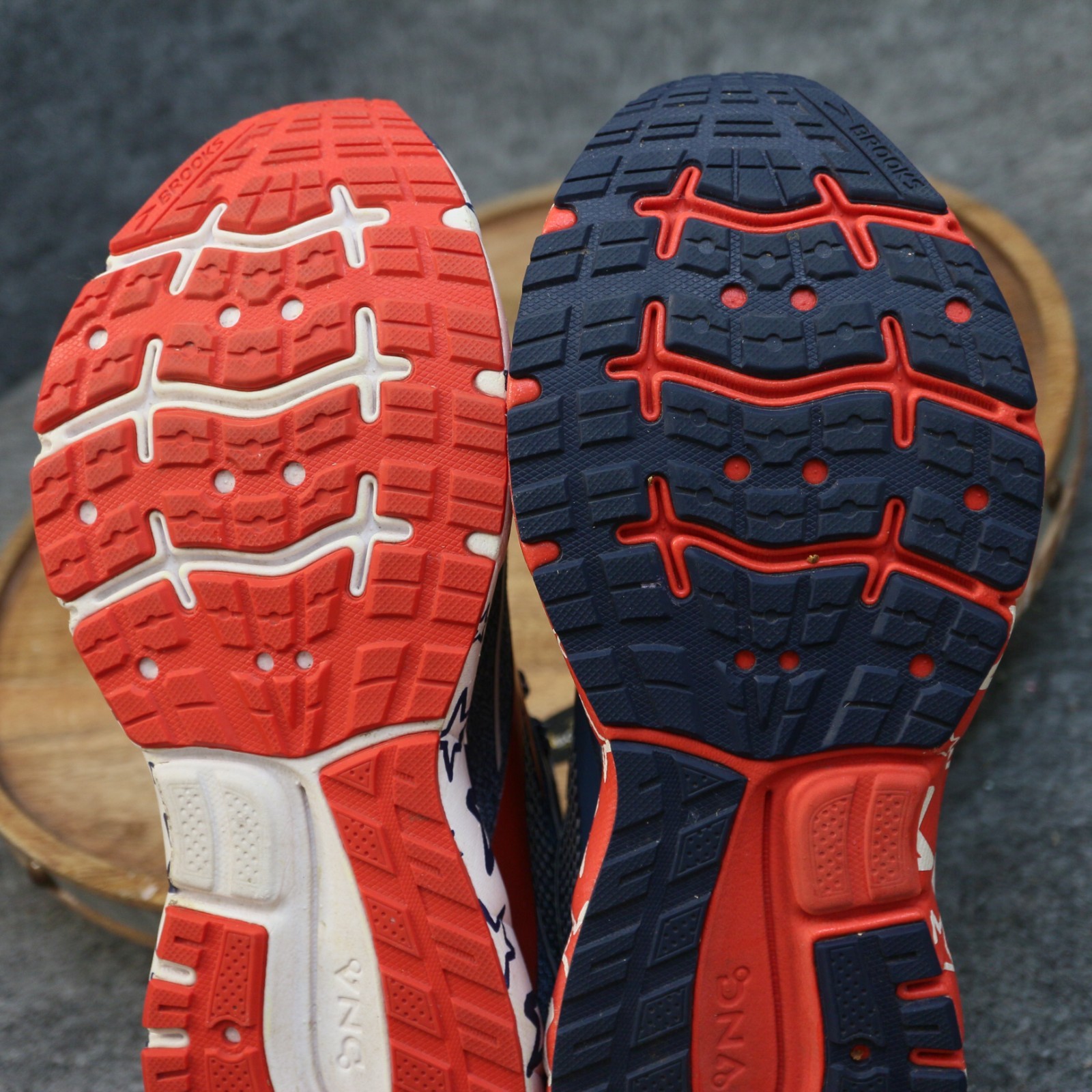 Brooks Trace 2 Womens Size 8 B USA Stars Fourth Of July Americana Running Shoes