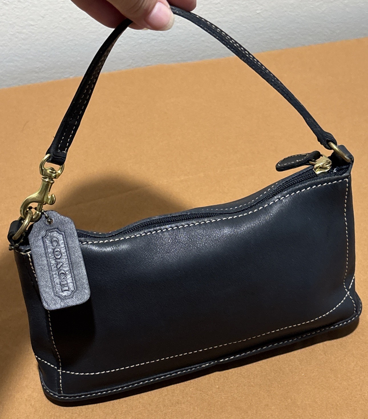 Authentic Coach B0P-9311 Black Leather Vintage Bleecker Demi Zip Shoulder Bag
