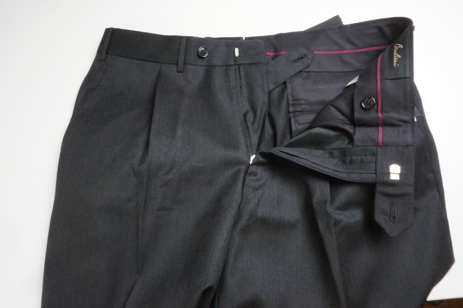 Corneliani Master Charcoal Gray 100% Wool Dress Pants Sz 48R EU BRAND NEW