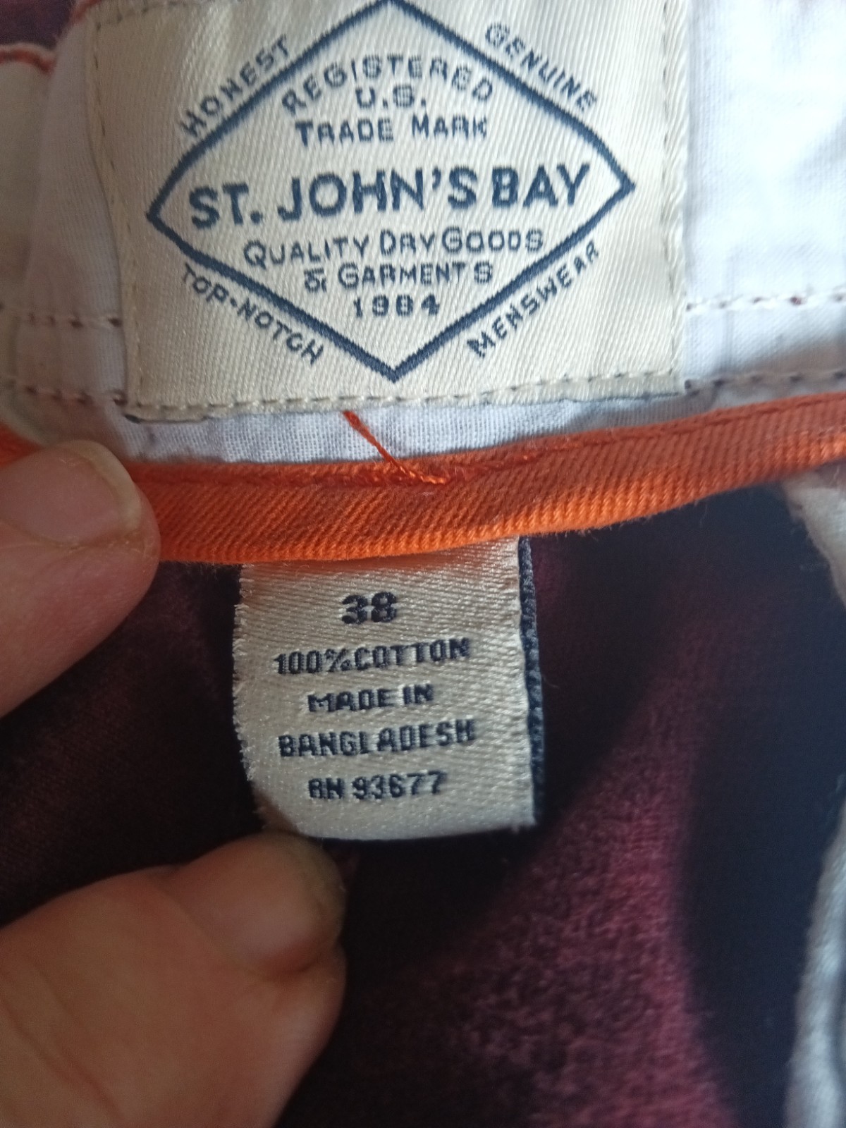 Men’s Shorts Sz. 38 St. John’s Bay Chino Style Maroon/Burgandy 9″ Inseam