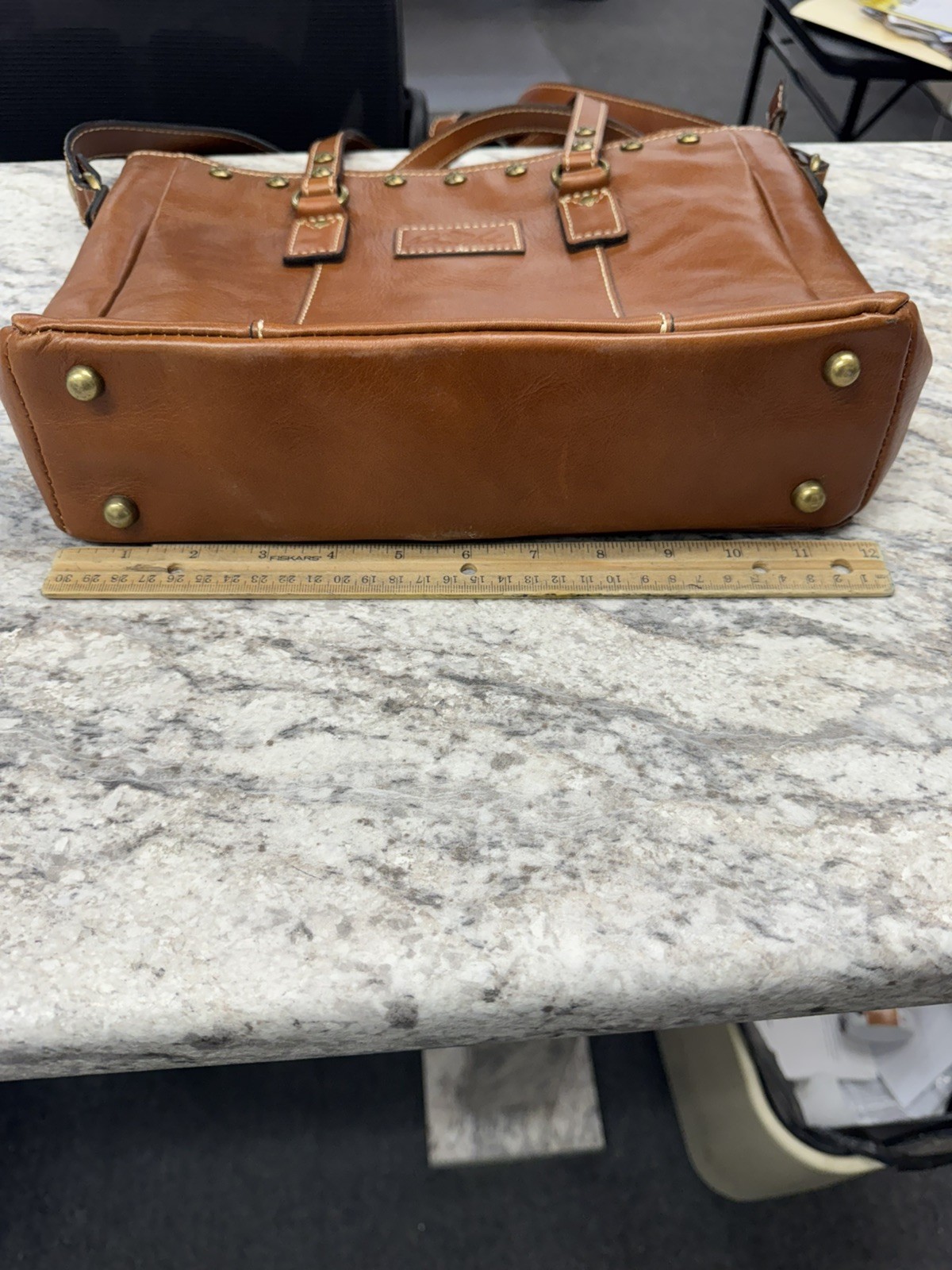 Patricia Nash Leather Tote Clean! Zip closure. Crossbody strap.