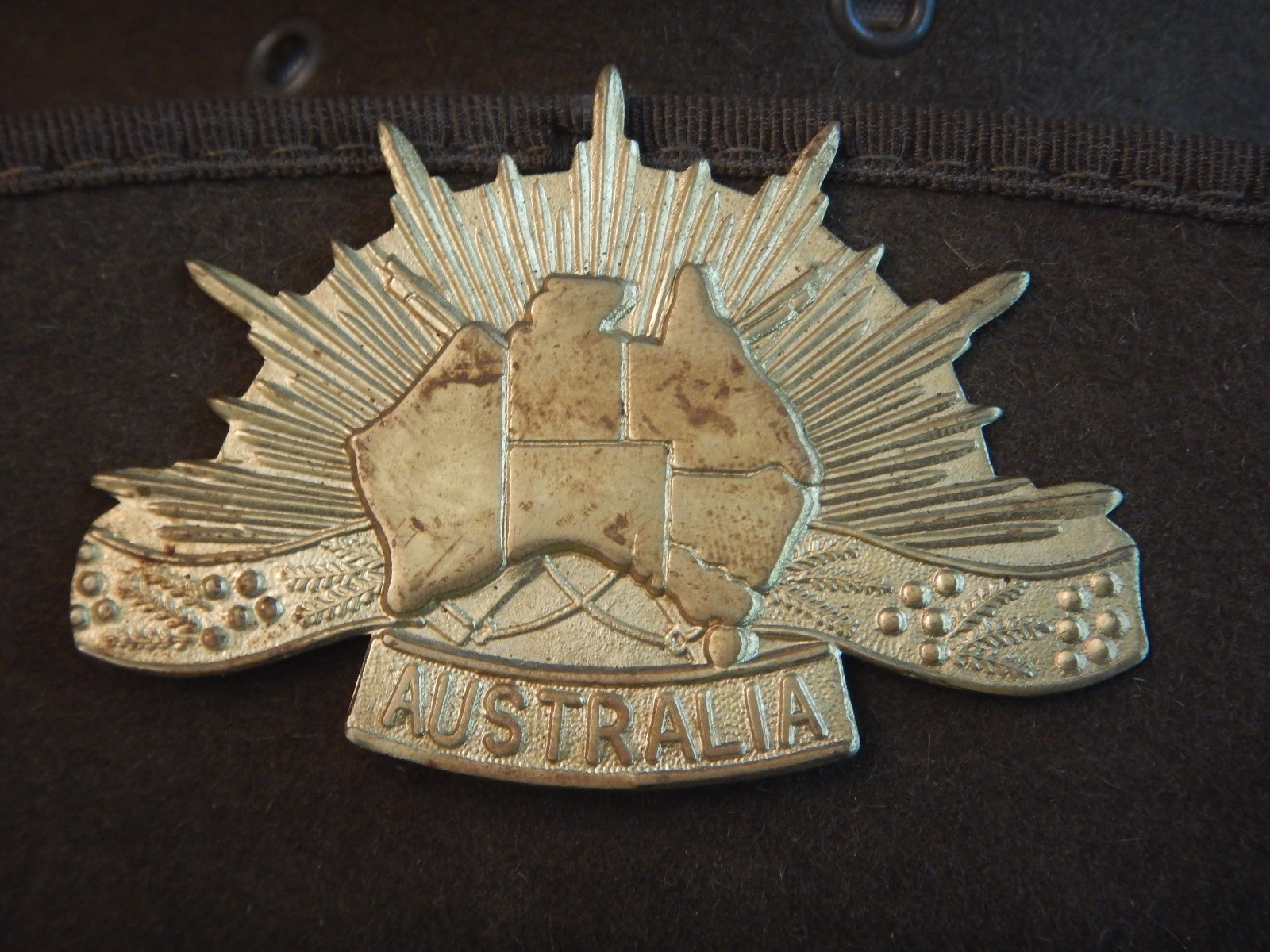 Akubra Military Slouch Hat Size 56 – Australian Army – Rising Sun