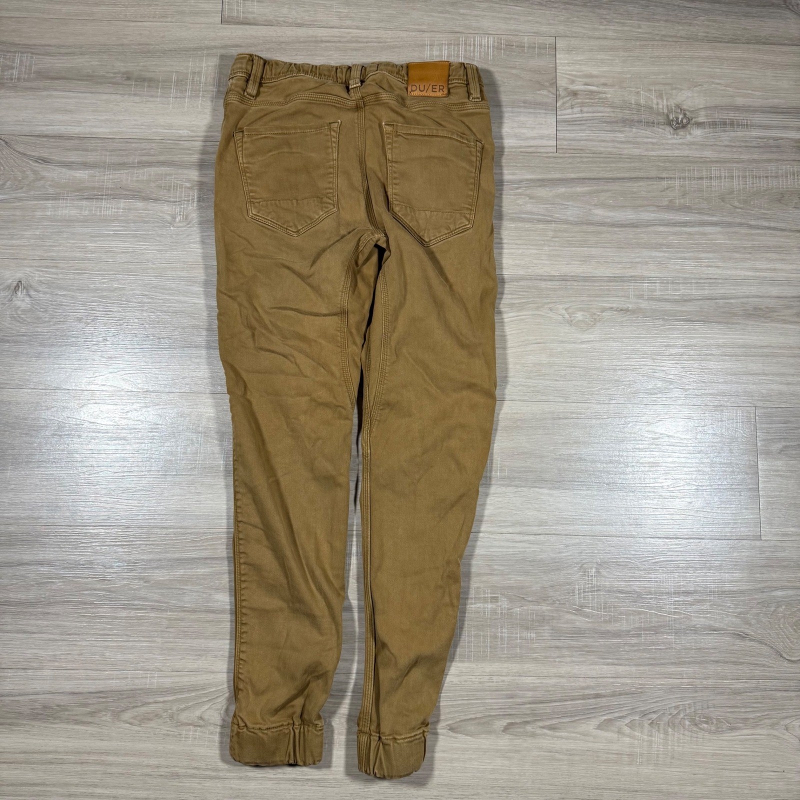 DU/ER No Sweat Jogger Pants Cargo Pockets Thick Stretch Tan Size 28×29