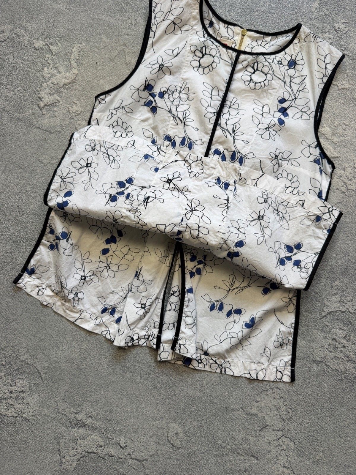 Marni Floral Sleeveless Blouse White Black Blue Made in Italy