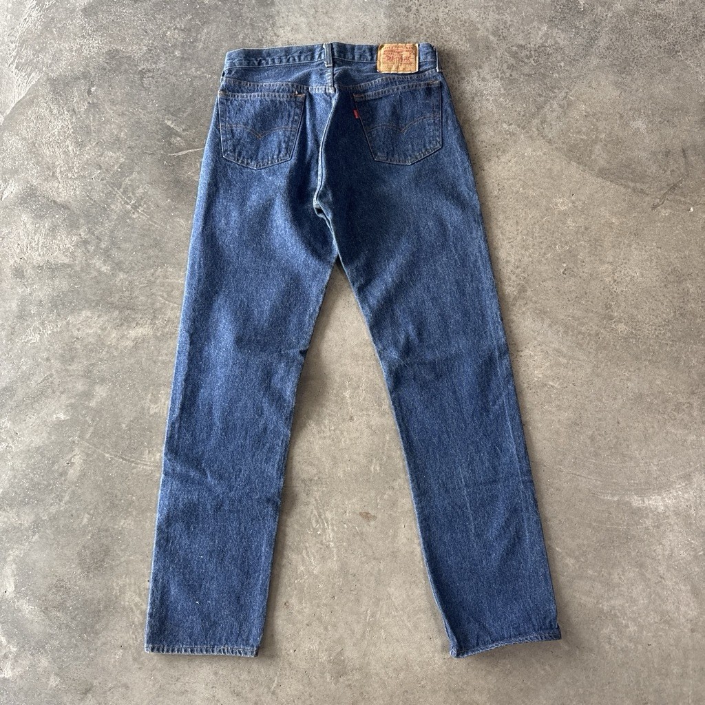 36×38 – Vtg. 90s Levi’s 501 Button Fly medium dark Wash Made in USA men’s