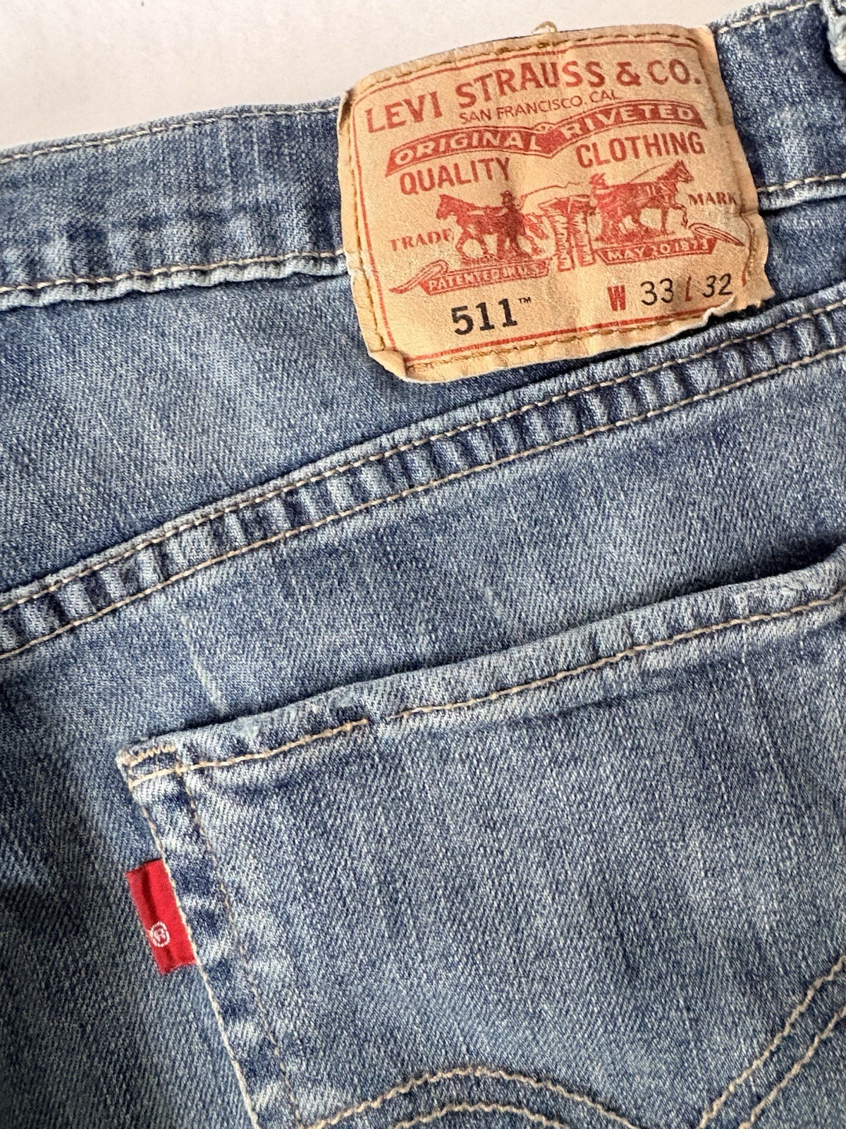 Levi’s Men’s 511 Blue Denim Straight Leg Low Rise Jeans Size 33×32, Red Tab