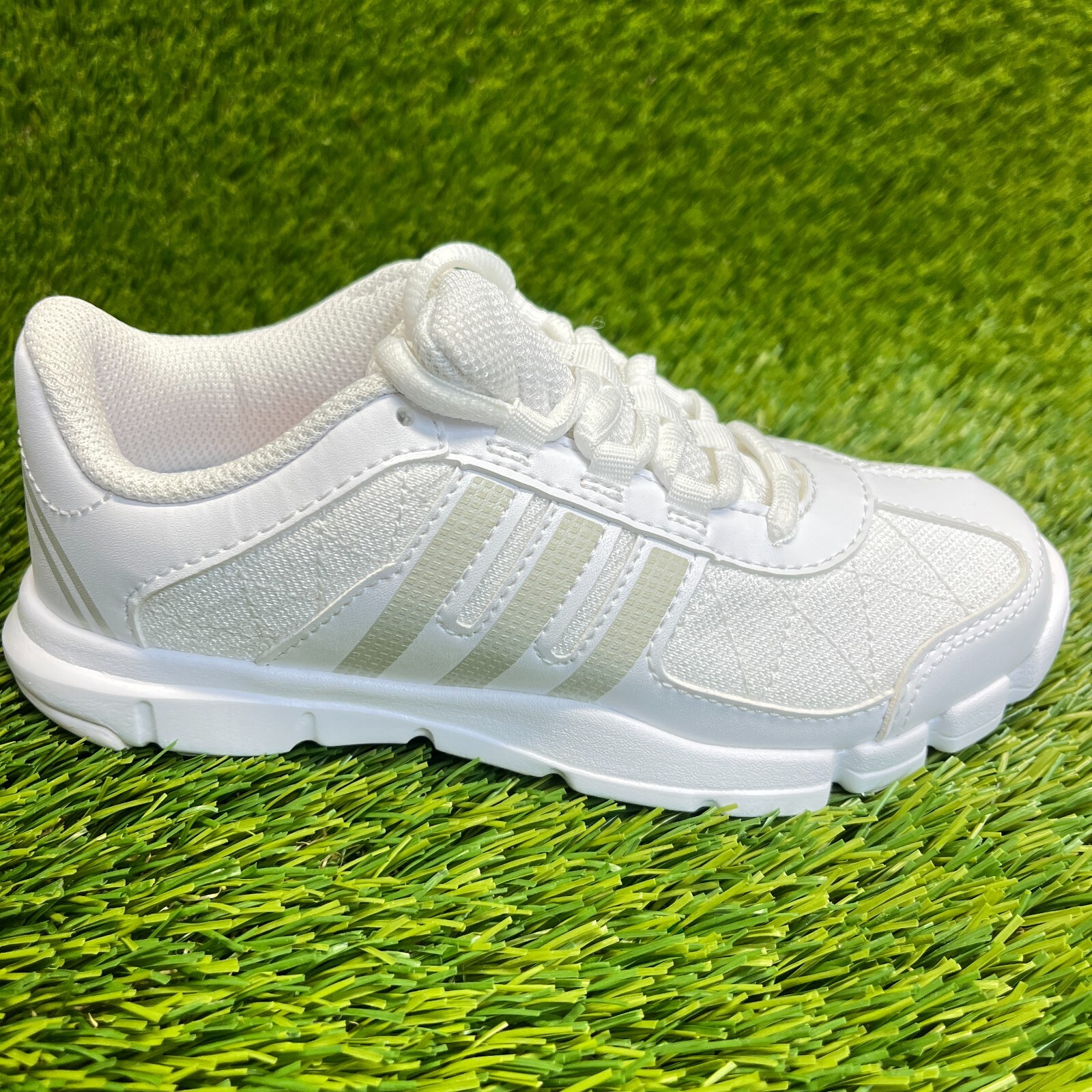Adidas Triple Cheer Boys Size 12K White Athletic Cheerleading Shoes Sneakers