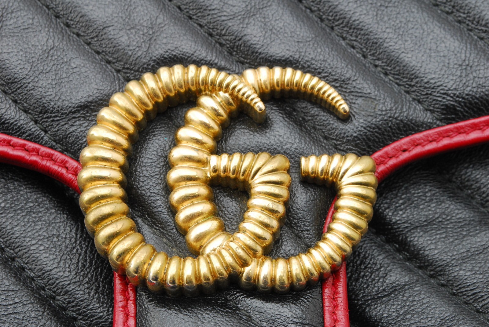 Gucci GG Marmont Shoulder Bag Black Red Trim Chain 443497