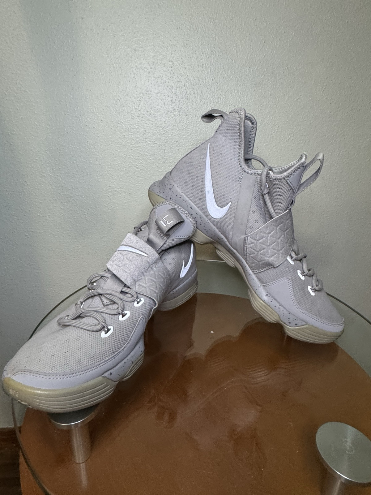 Size 10.5 – Nike LeBron 14 Reflect Silver