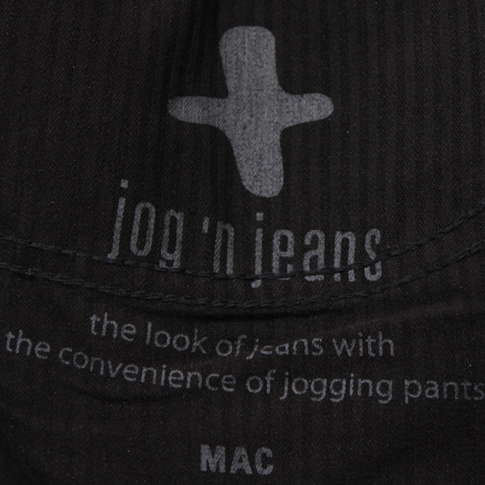 Mac Jeans NWT Jog’n Jeans Size 34 US in Coated Blue Cotton Blend