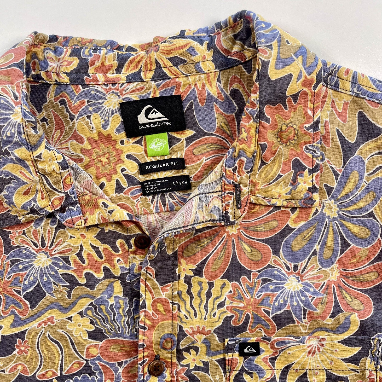 Quicksilver Men Vintage Y2K Surf Hawaii Button Up Short Sleeve Shirt Small