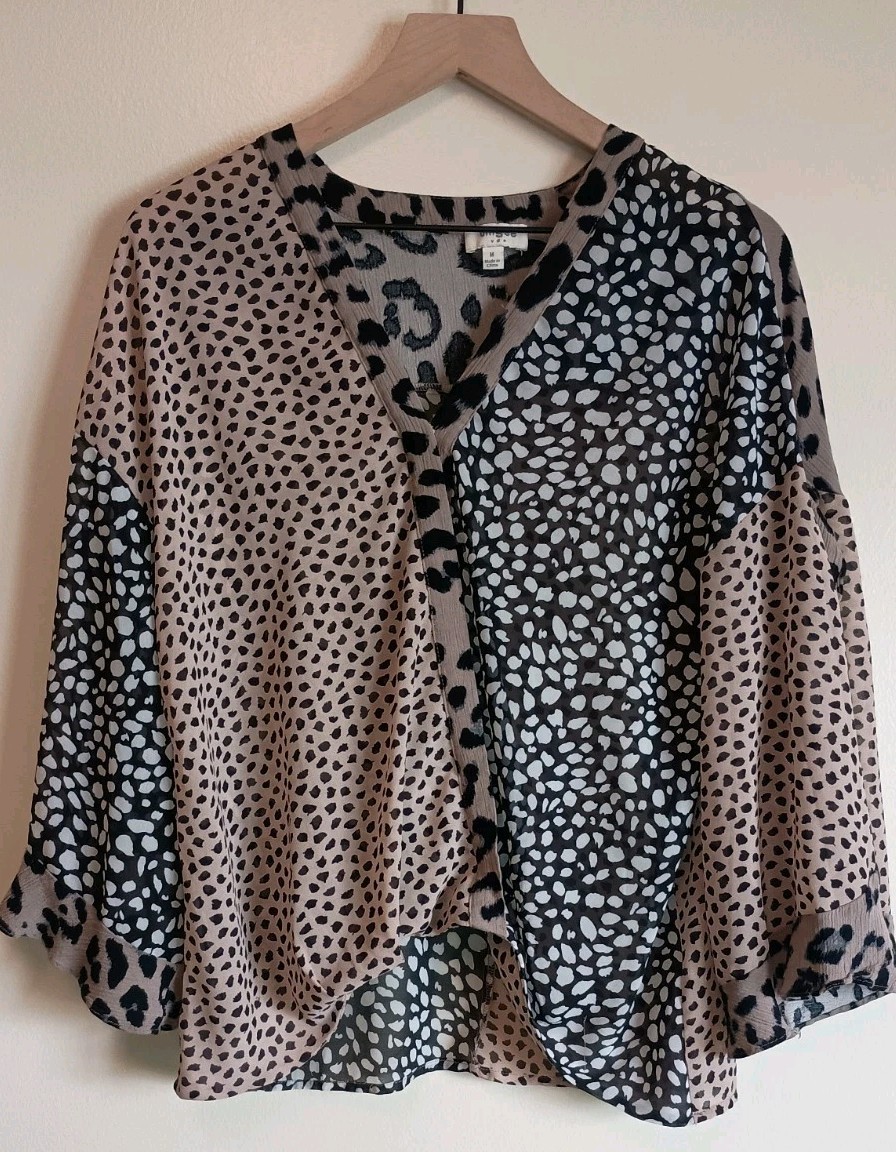 Umgee Boho Animal Print Blouse Split Ruffle Sleeve Hook Eye Surplice Top Medium