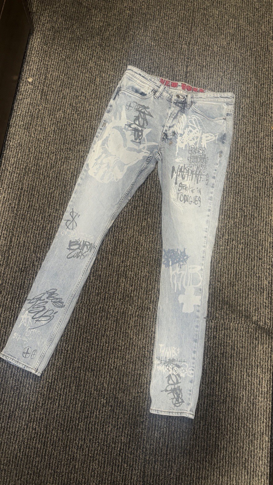 Ksubi Men’s Light Wash Graphic Skinny Slim Mid Rise Denim Jeans, 5-Pocket