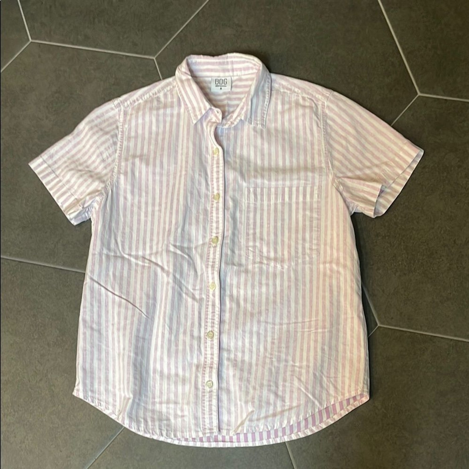 Women’s UO Lilac Striped Short Sleeve Shirt M