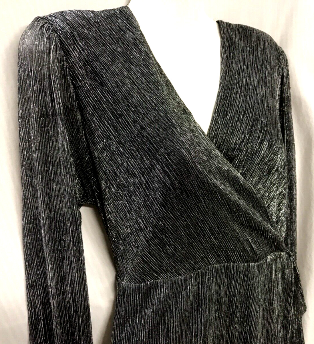 Serra black&silver shimmer lame Pleated V-neck long sleeve lined DressXXL(20-22)