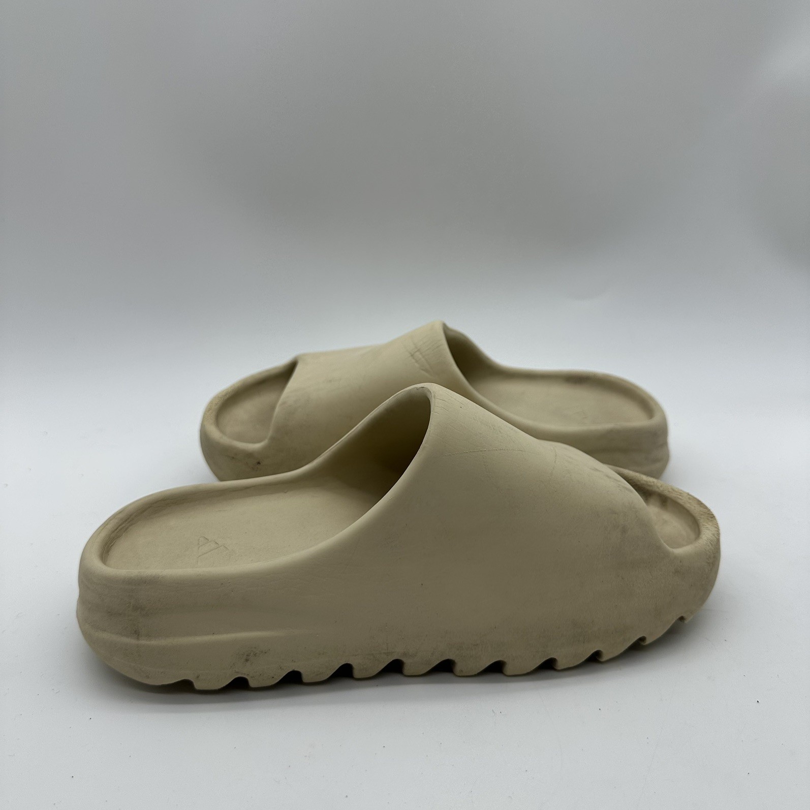 adidas Yeezy Summer Slides Men’s ‘Bone Restock’ Sneakers US Size 4