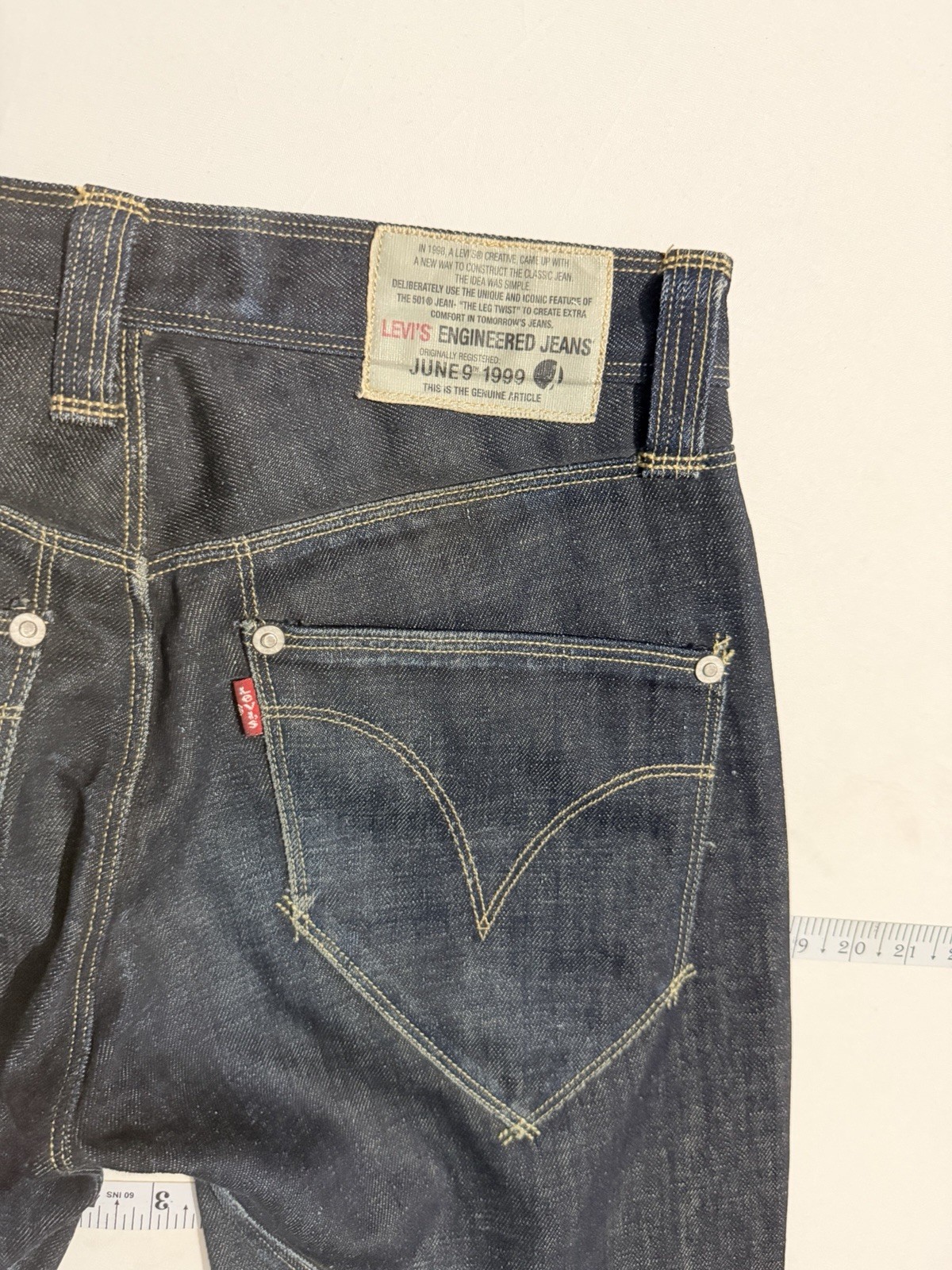 Levis Engineered Jeans Dark Wash Indigo Twisted Leg Denim Pants Mens 28 Vintage