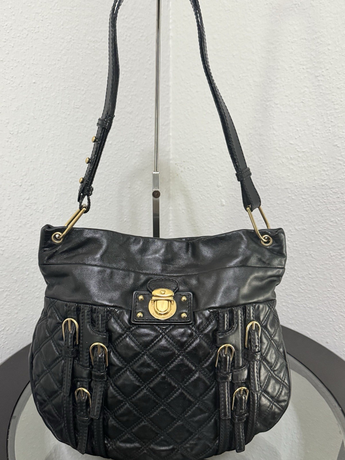 Marc Jacobs Black Quilted Shoulder Bag Hobo Turn Lock Zip Gold Hardware Charm