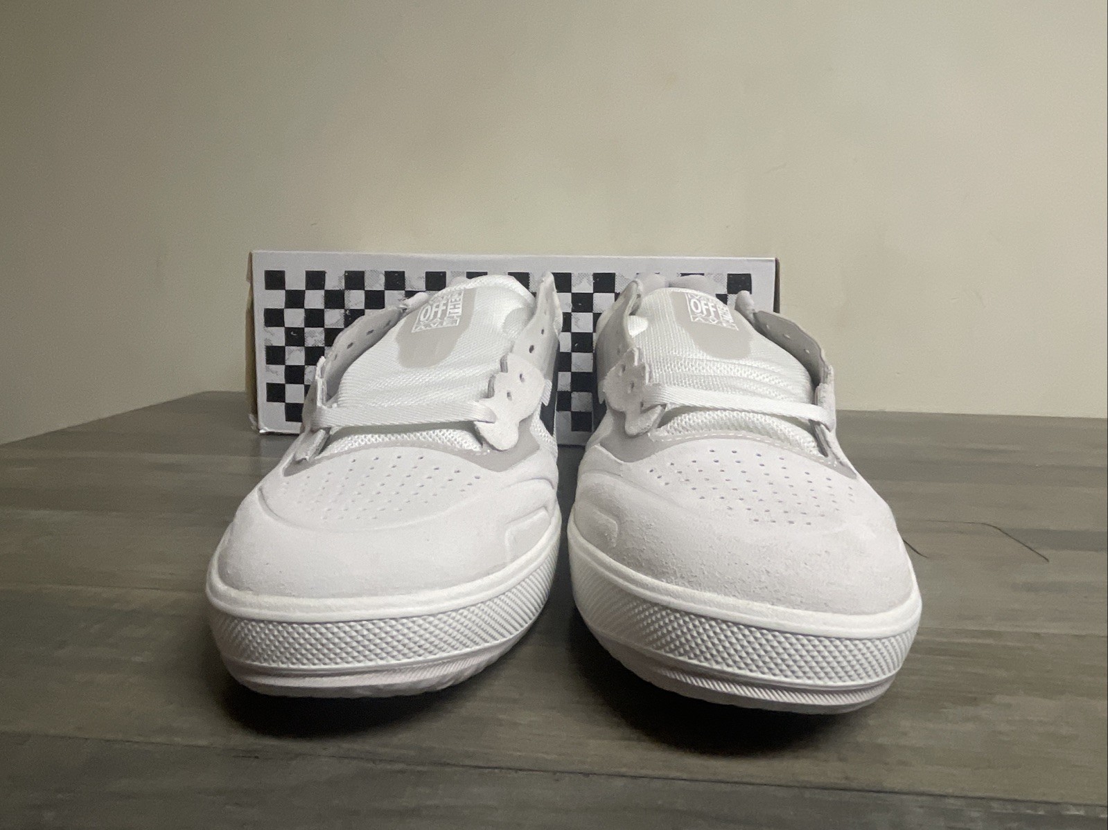 Vans AVE 2.0 White/Black/Blue Skateboarding Skate Shoes Sneakers Men’s Size 12