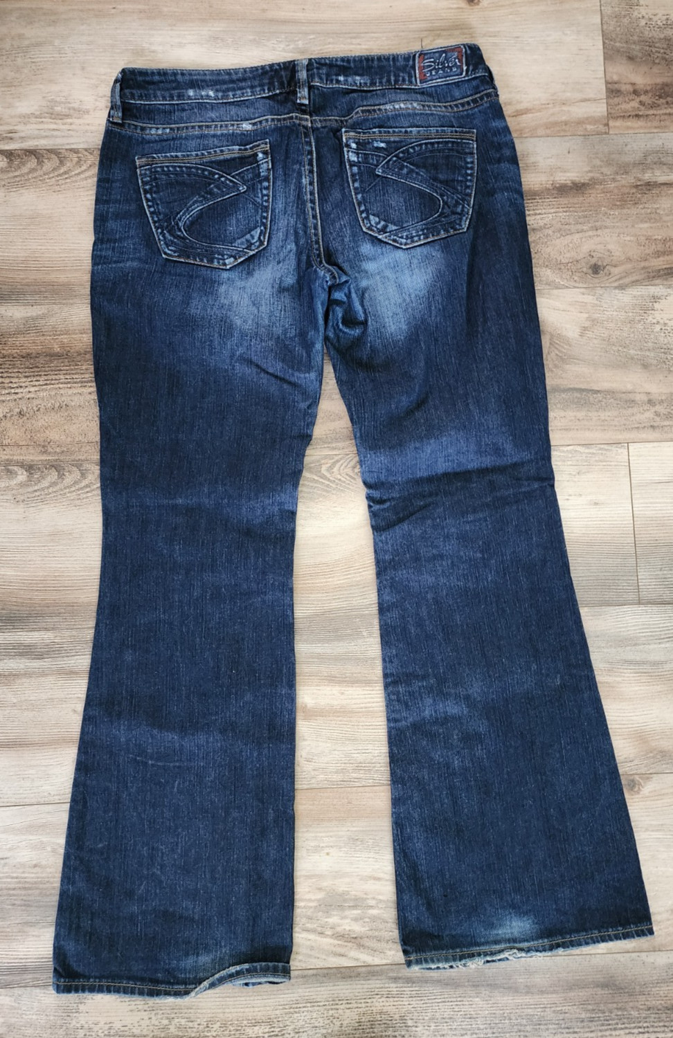 Silver Jeans Eden Flare Womens Jeans | Dark Wash Distressed | sz 31/33