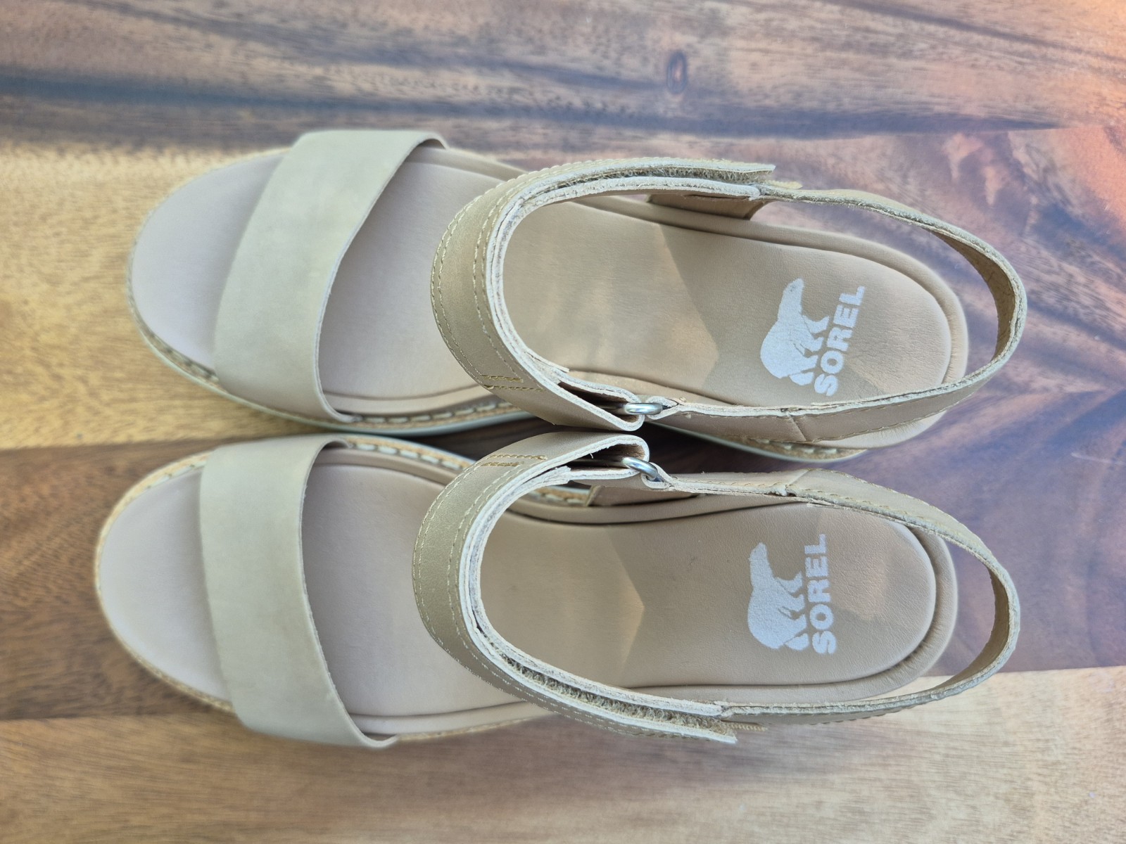 NIB SOREL Joanie IV Y-Strap Wedge Sandals, Honest Beige & Bleached Ceramic, 6M