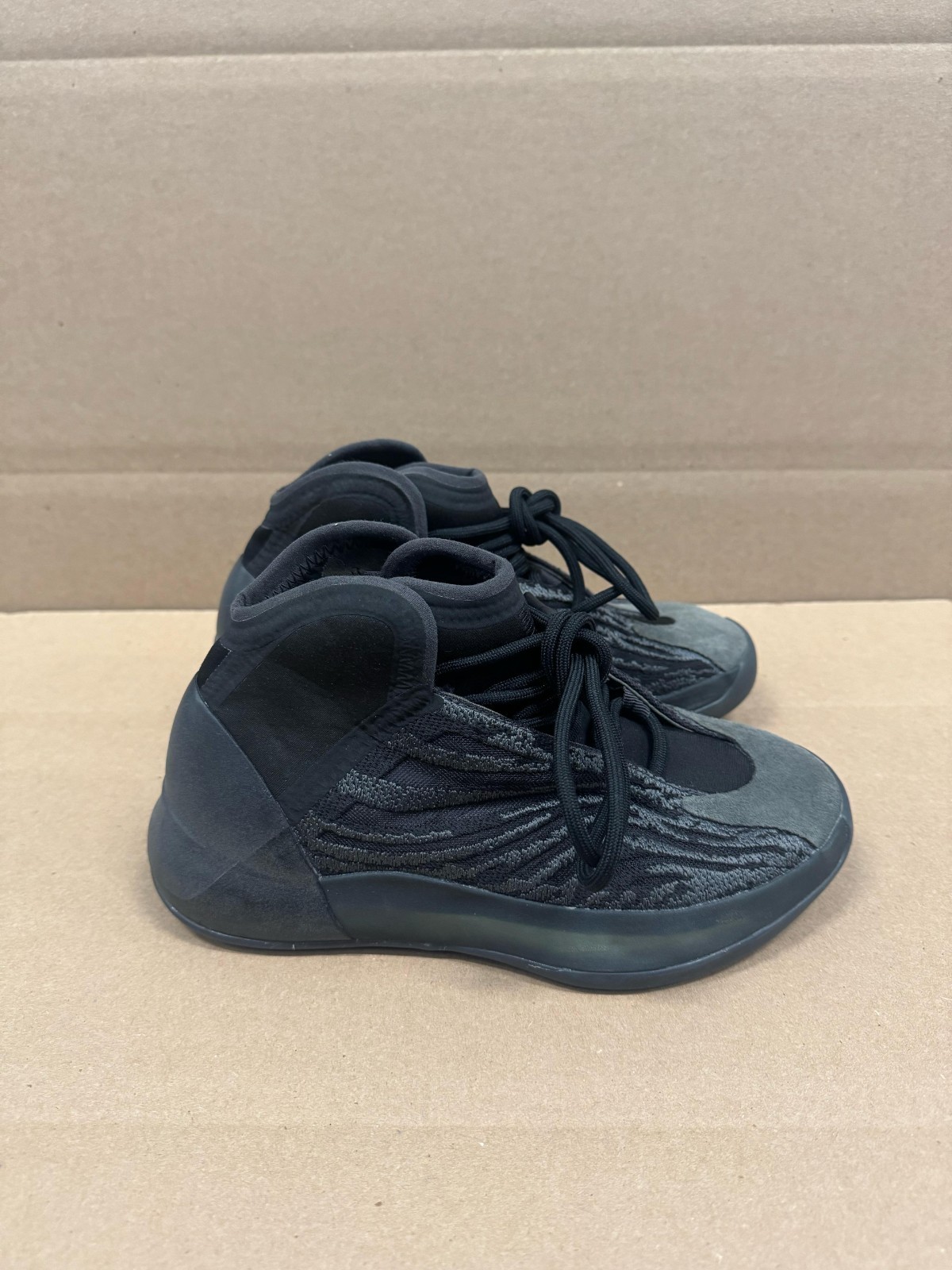 Adidas Yeezy Quantum Onyx Sneakers Black GX1317 Size Mens Size 4.5 Women’s 5.5
