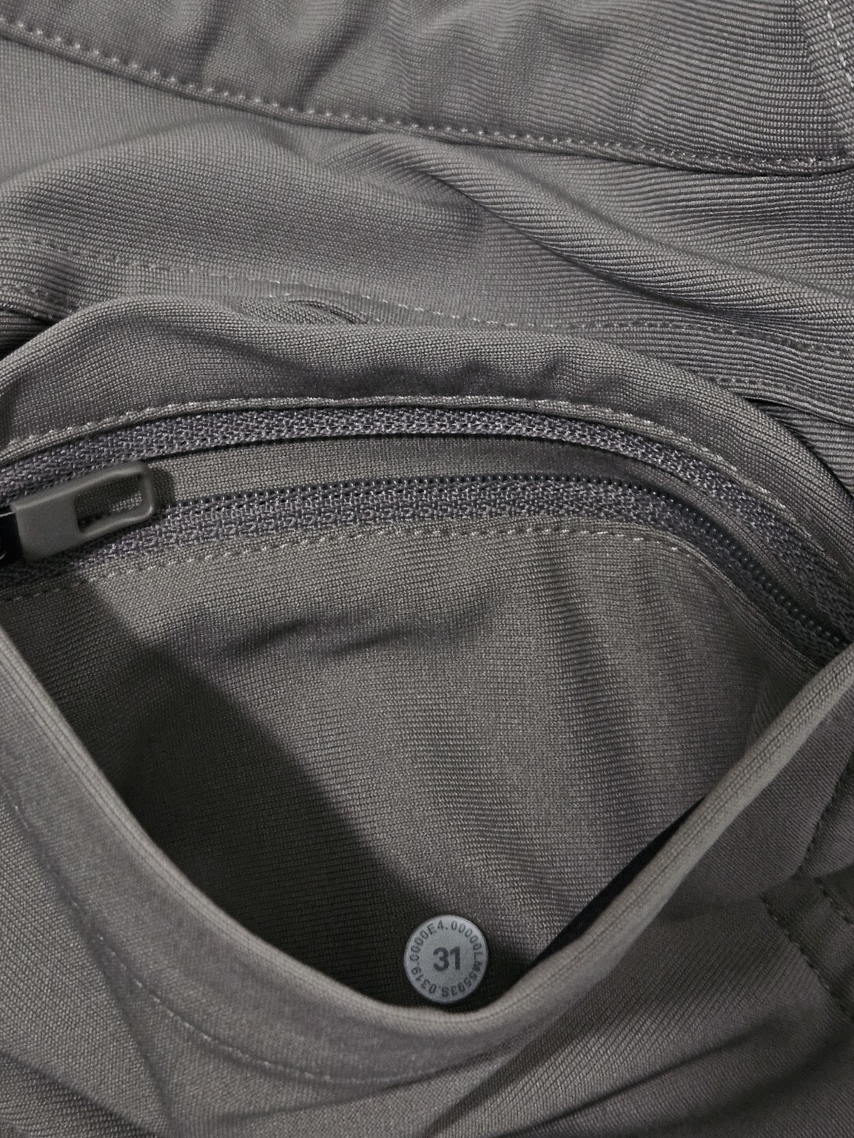Lululemon ABC Pants Lightweight Mens 31 x 34 Silver Hidden Pocket LM5593S Golf