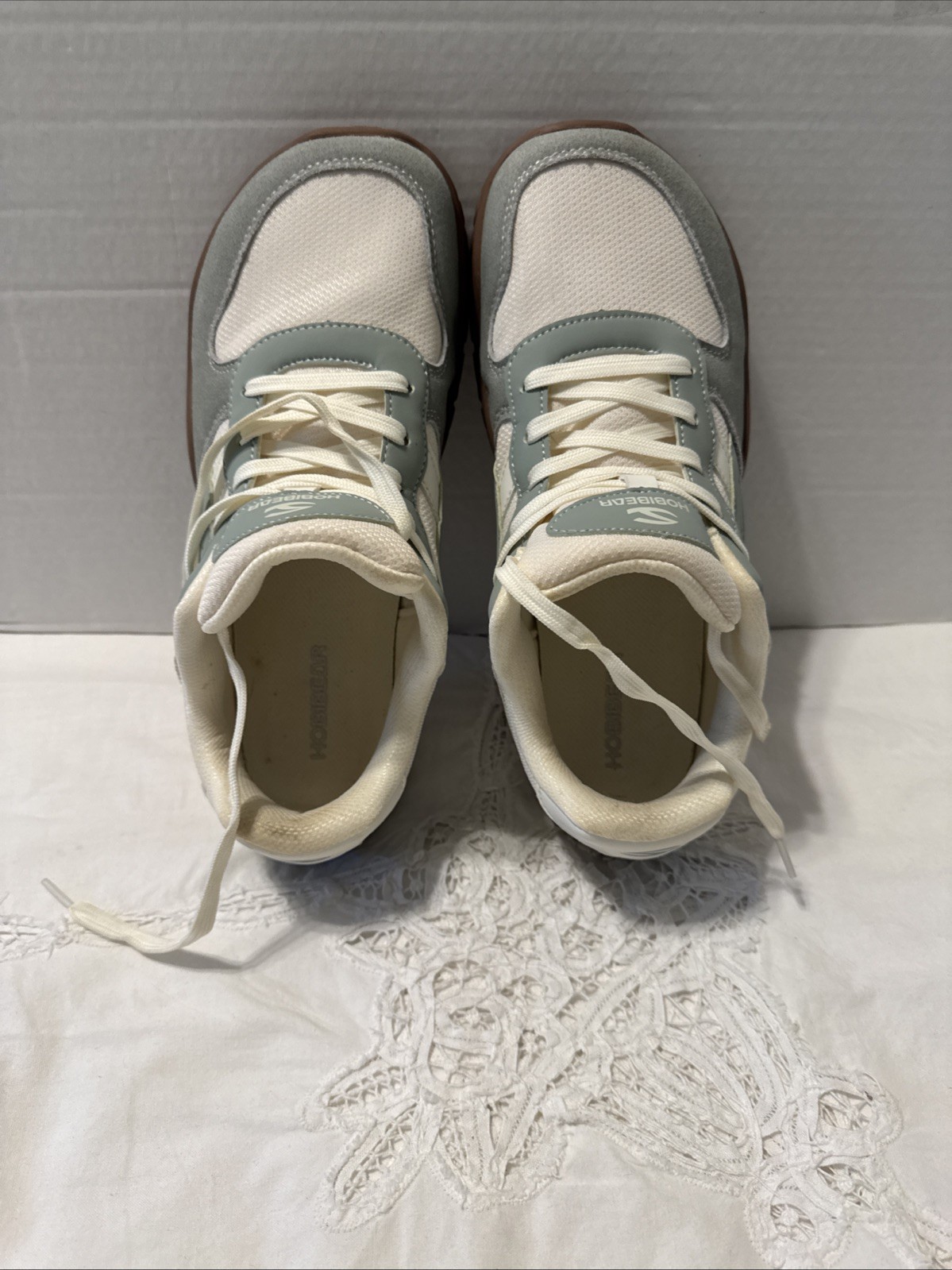 Hobibear Barefoot Sage Green & White Wide Toe Box Sneaker Size 43 M9.5/10 W11/12