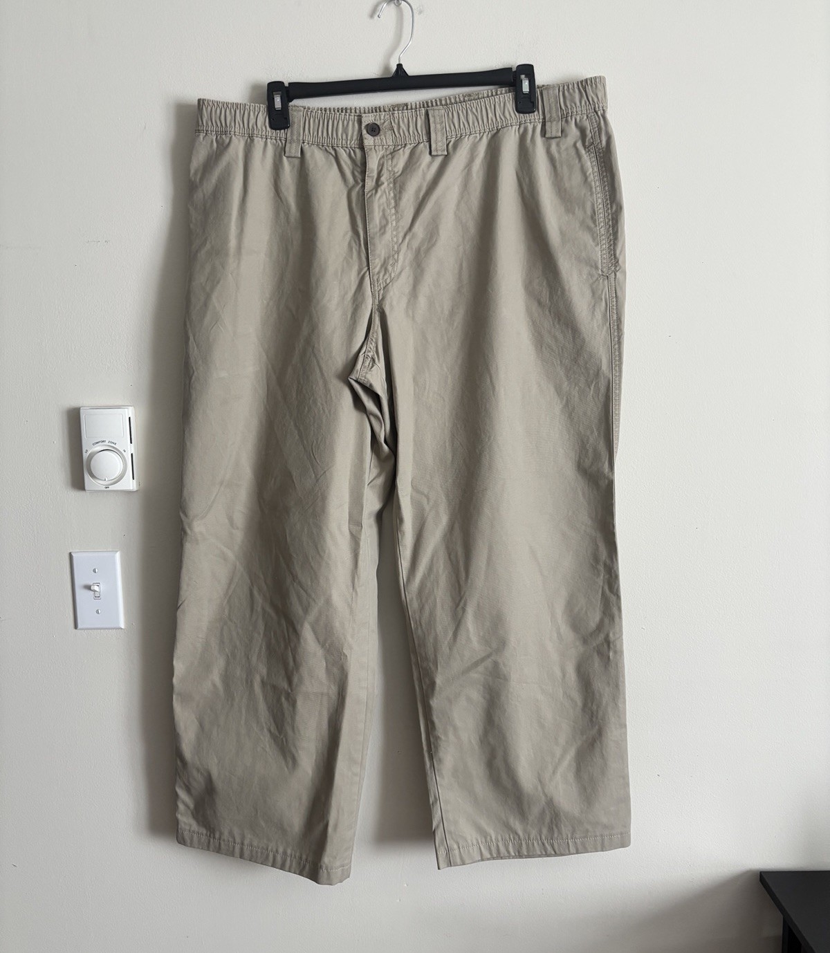 Eddie Bauer Mens XL Khaki Stretch Pants Tan Comfort Fit Easy Care Cotton Outdoor