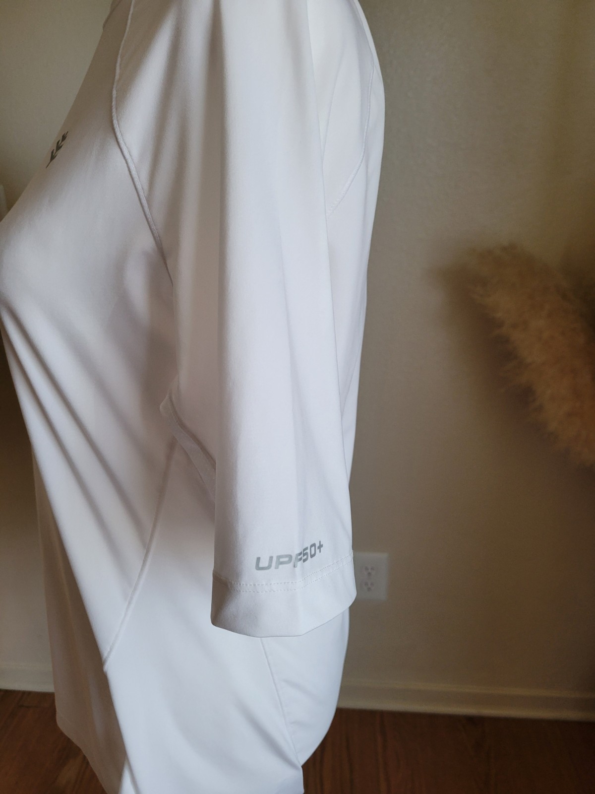 Coolibar UPF50 Top Devi Short Sleeve Fitness Shirt White Athlon Fabric Small New