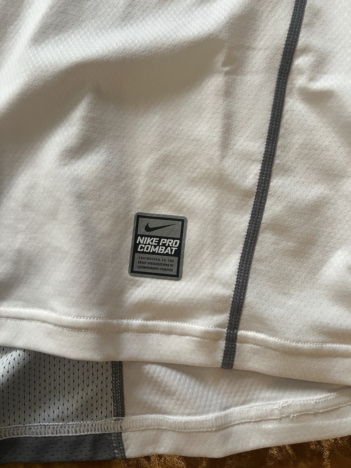 Nike Pro Combat Hypercool Dri-FIT Men’s XL Compression T-Shirt White/Gray