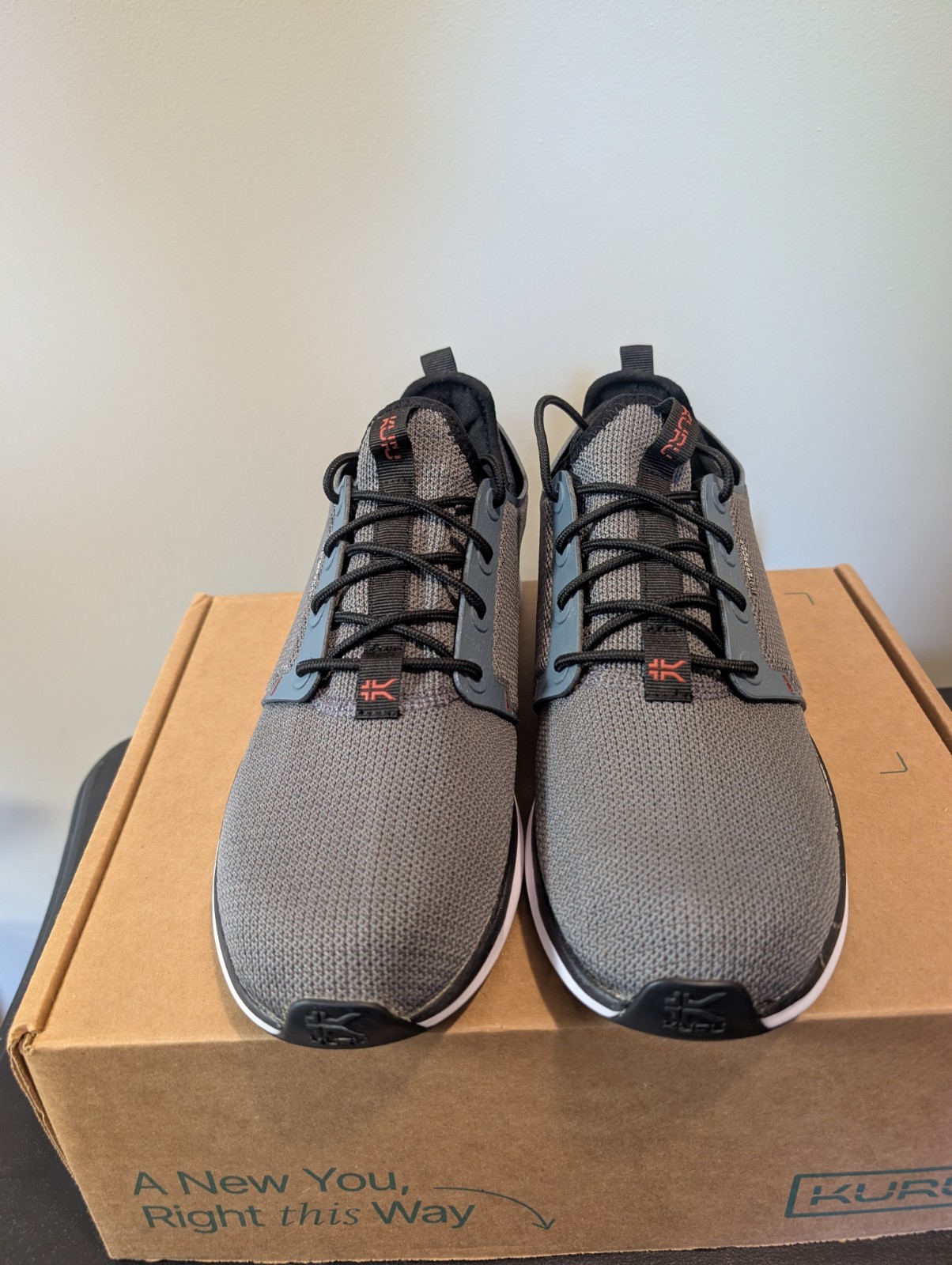 Kuru Atom Mens Sz 11 Waterproof Gray Black Athletic Walking Shoes Sneakers w/Box