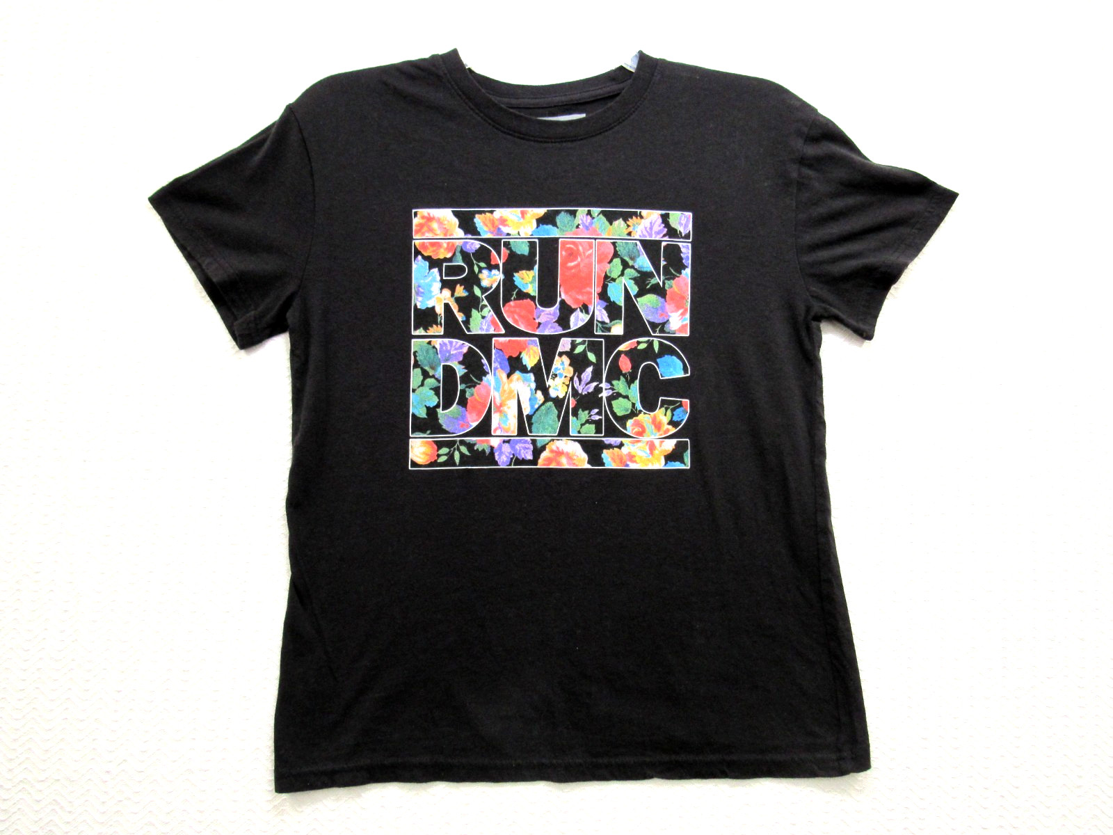 RUN DMC Graphic Black T-shirt Logo Floral Short Sleeve Music Women’s M