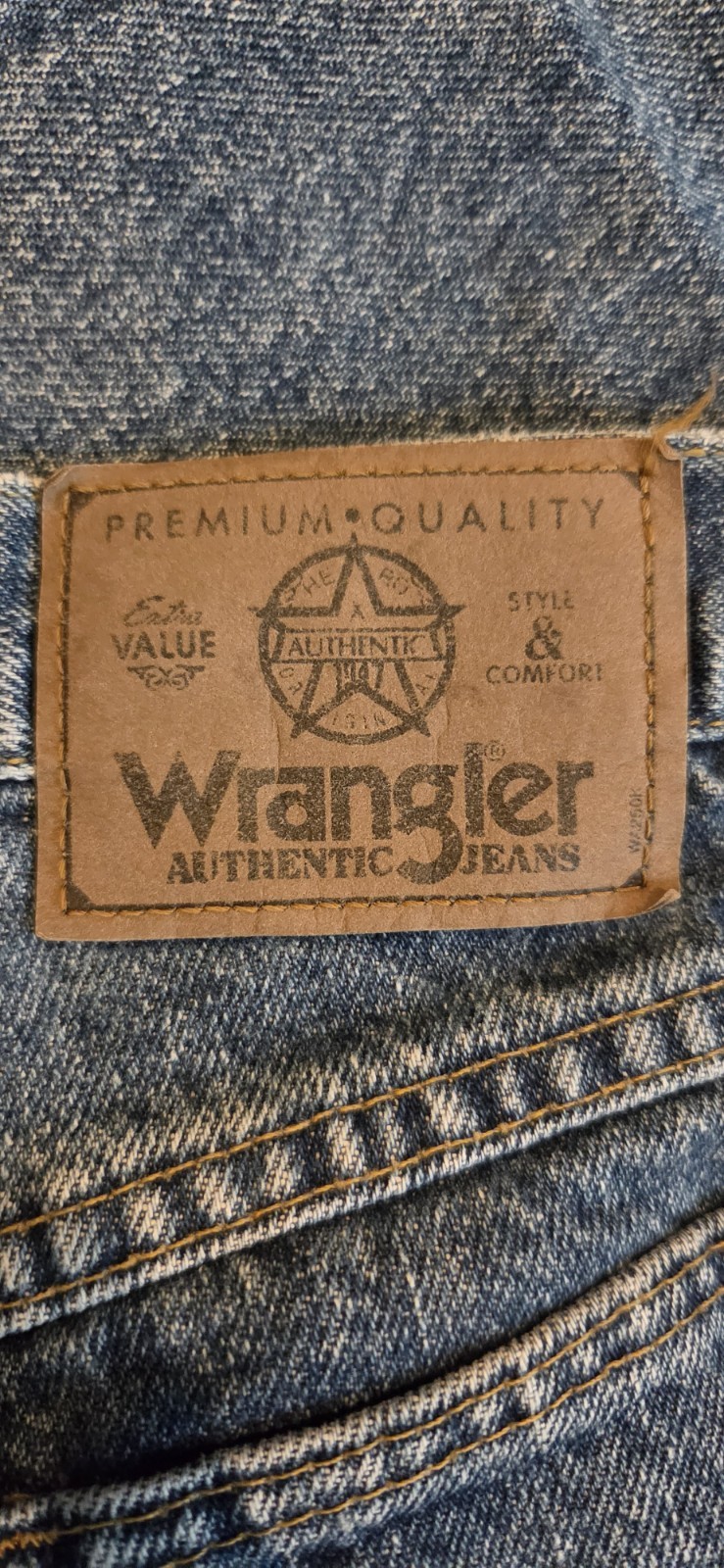 Wrangler Authentic StoneWash Medium Blue Denim Straight Leg Jeans 5-Pocket Zip