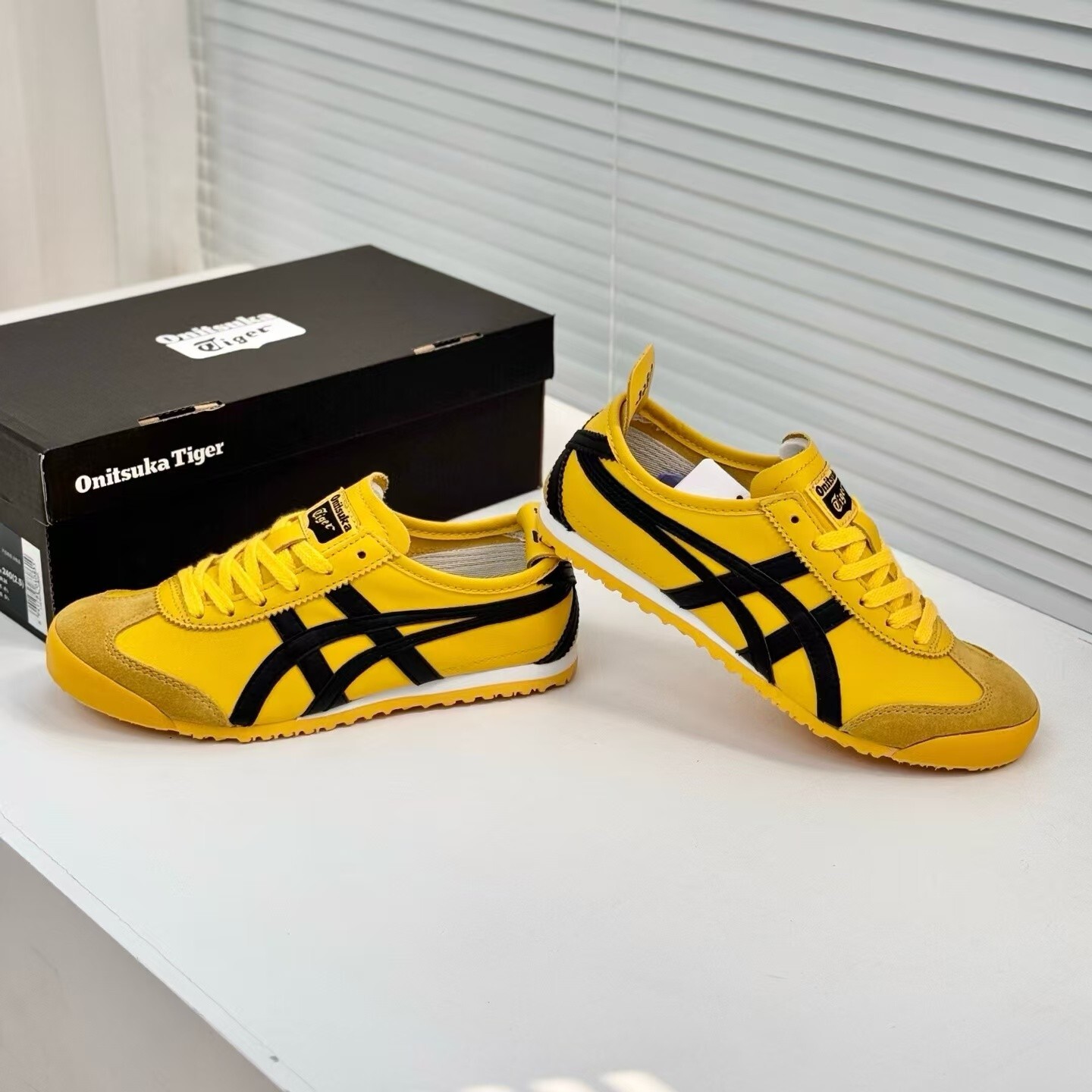 Onitsuka Tiger MEXICO 66 YELLOW BLACK Shoes New With Box 1183C102-751