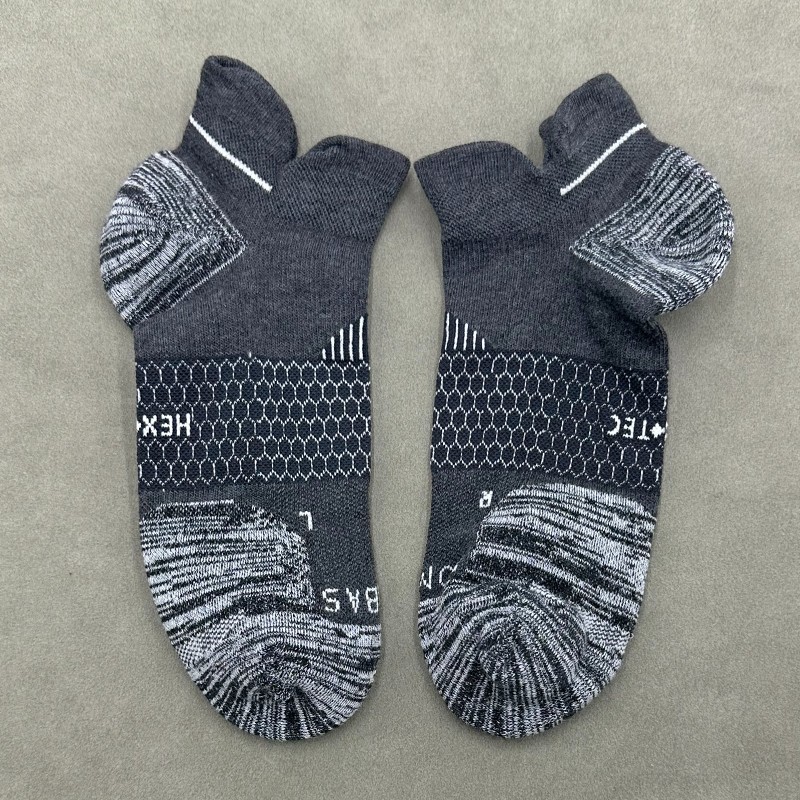 BOMBAS 4 Pairs Men’s Performance Ankle Socks athletic Run Size Large 4 Color Mix