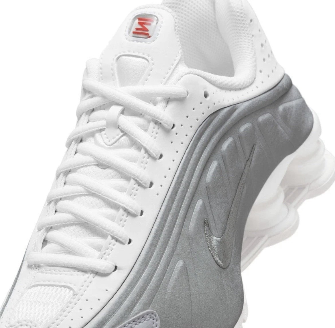 Nike Shox R4 White Metallic Silver Sneakers Shoes CW2626-101 GS Multi Size NEW