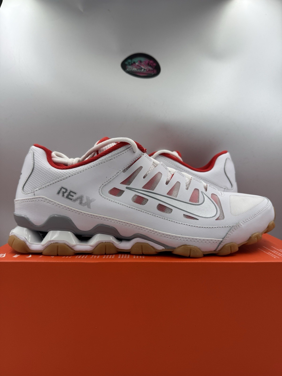 Nike Reax 8 TR Mesh White Wolf Grey Chile Red 621716-103 Size 12