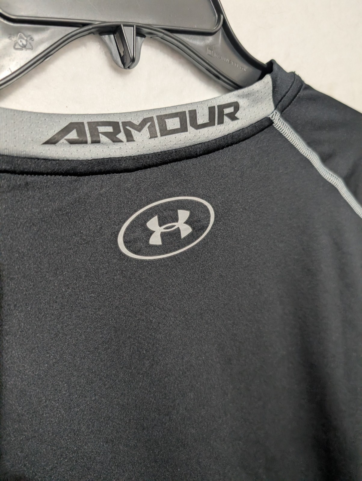 Mens Black Under Armour HeatGear Compression Shirt Long Sleeve Crew Neck Size M