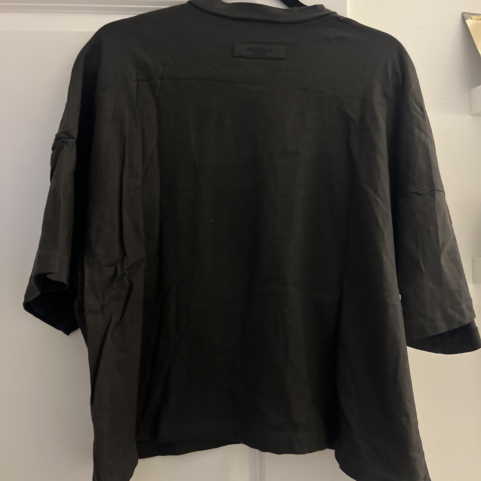 Fear of God Essentials 77 Football Tee Washed Charcoal Grey Cropped Size S