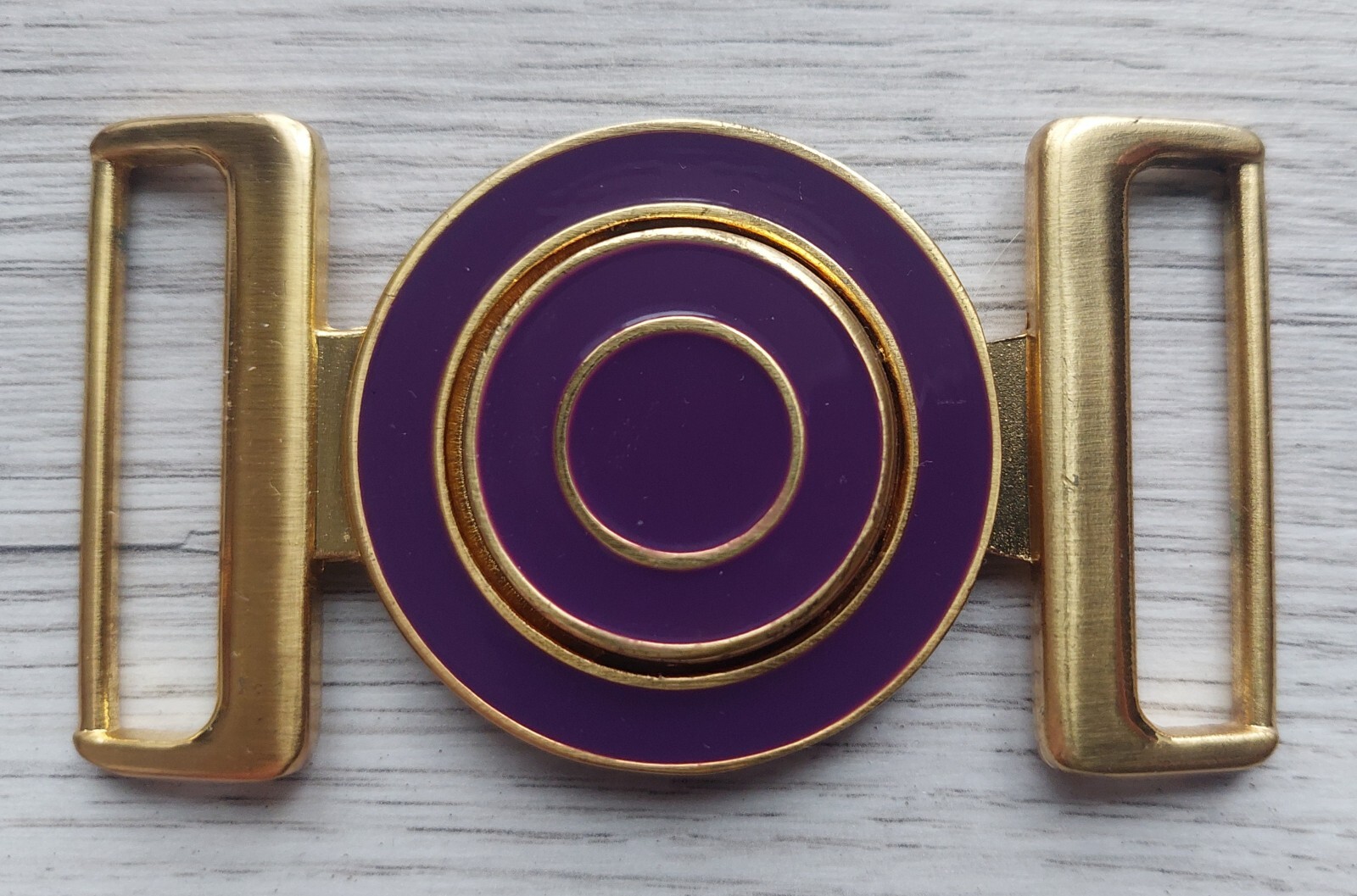 Belt Buckle, brass, size 8.3 x 4.6 cm/ 3.3 x 1.8 in, small used, UK