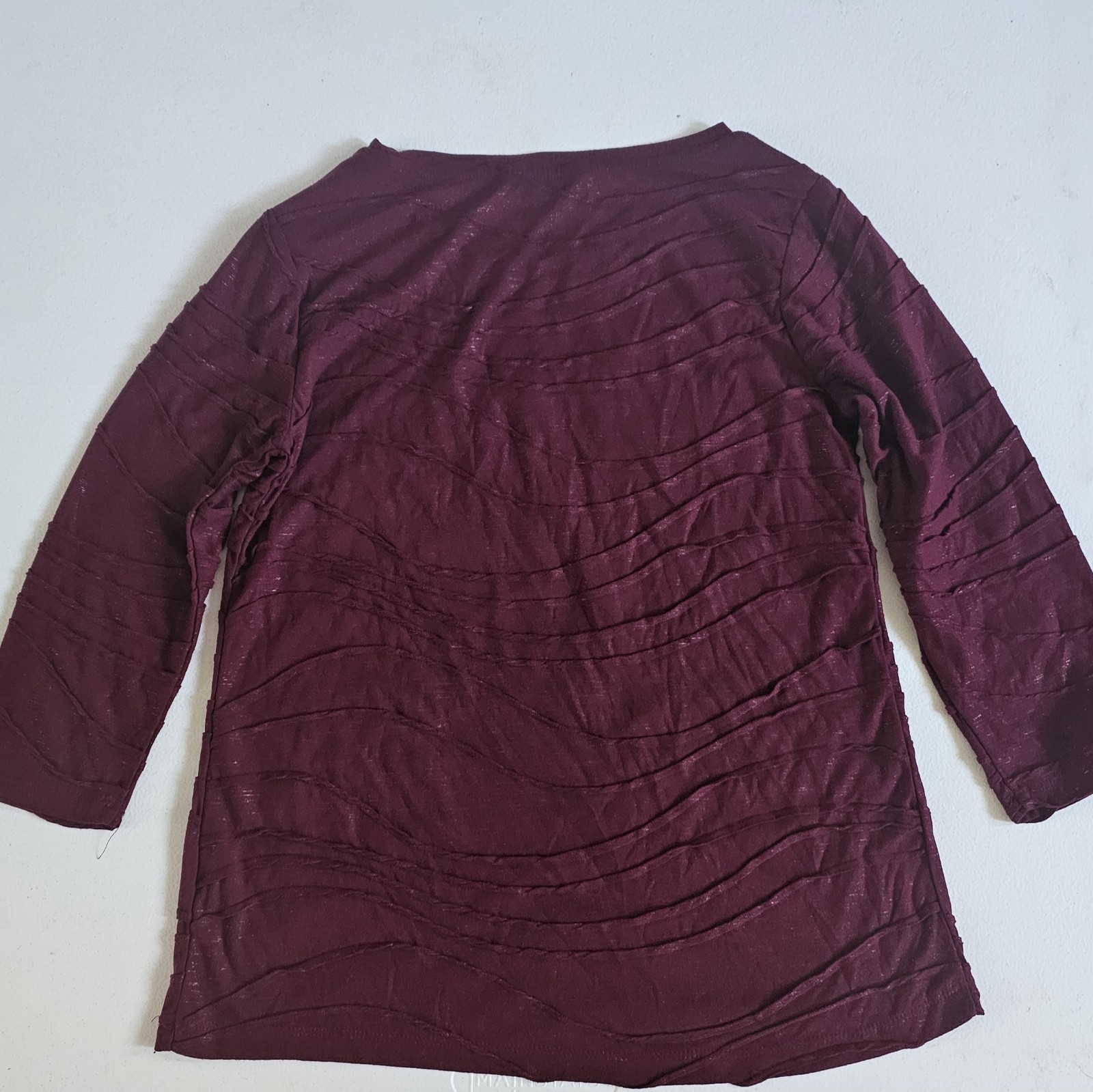 Simply Vera Wang Sz S Deep Red Soft Texture Top Sheer Glitter Ruffled
