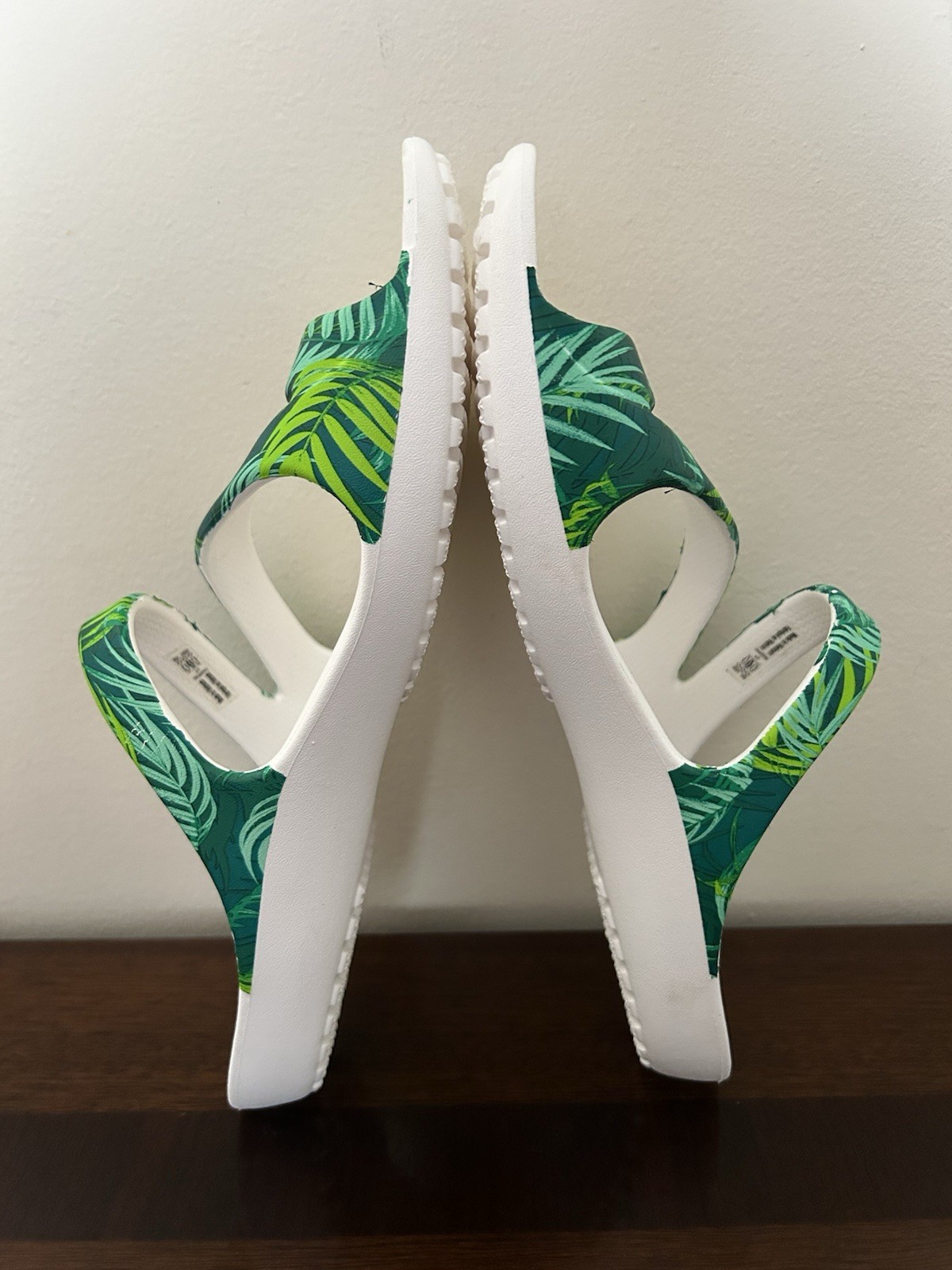 CROCS Kadee II Tropical Leaves Women’s Sandal Size 7 Slides Slip On Sandals