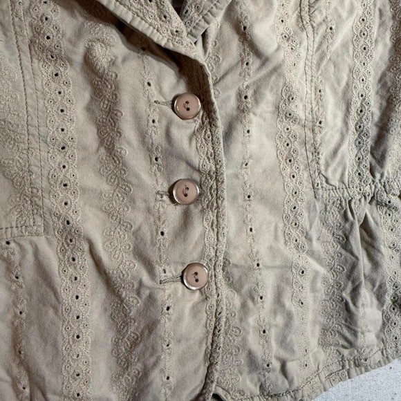 cream lace eyelet cottagecore blouse jacket 🤍