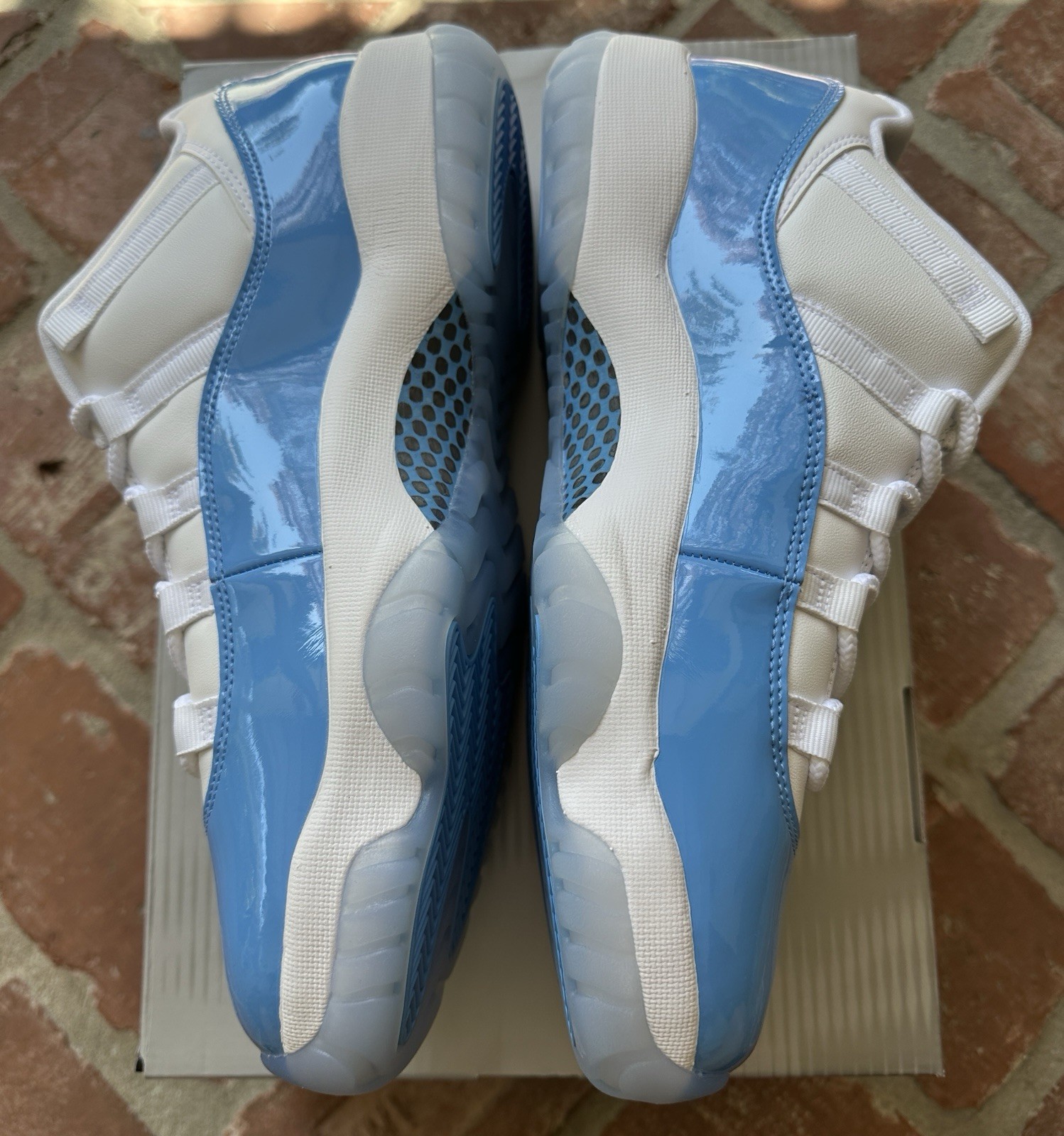 NIKE AIR JORDAN 11 RETRO LOW UNIVERSITY BLUE SNEAKERS FV5104 100 SIZE 10.5