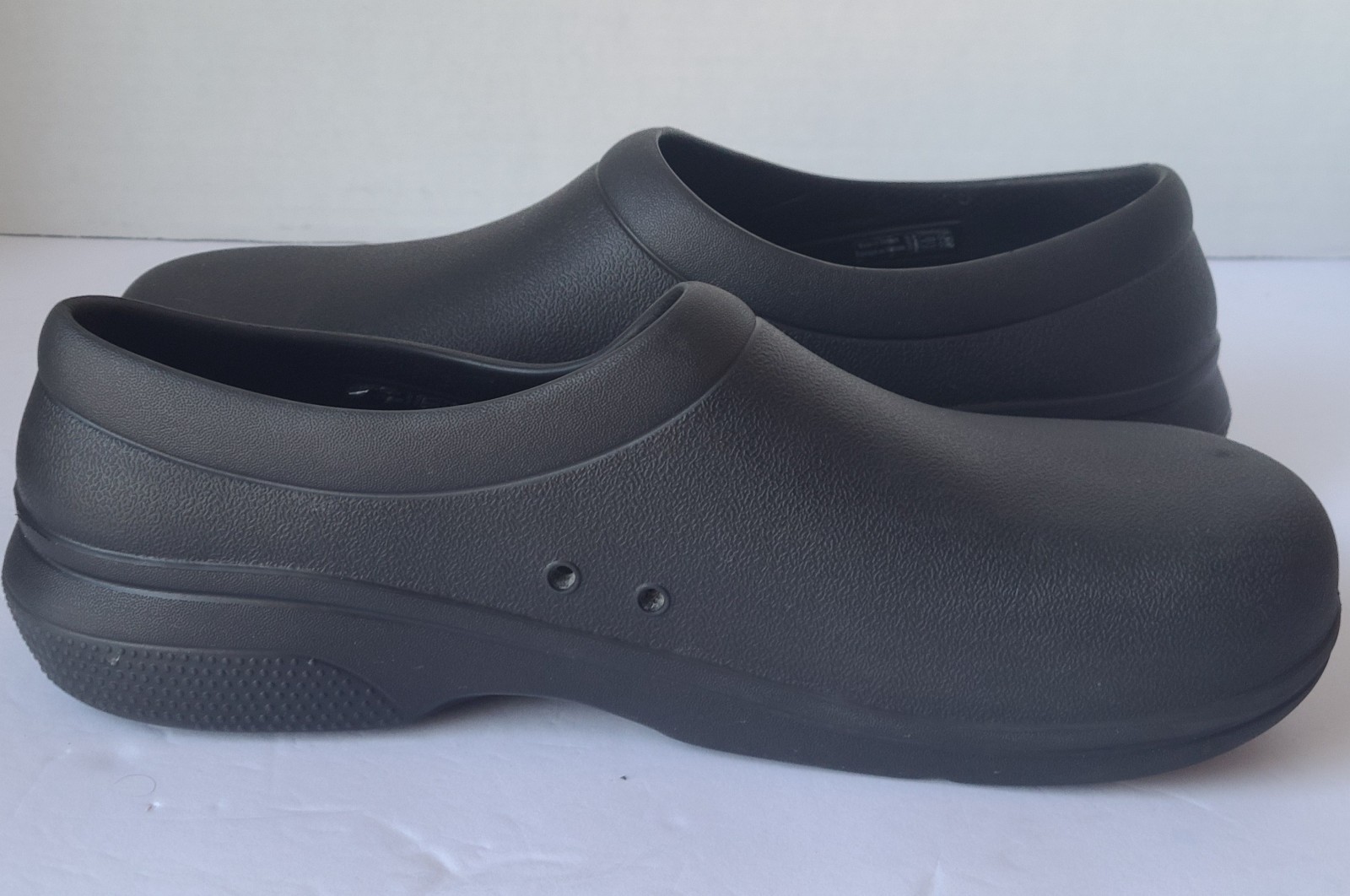 Crocs M8 W10 Bistro Black at Work Clog Shoes Slip Resistant Nursing Chef Comfort